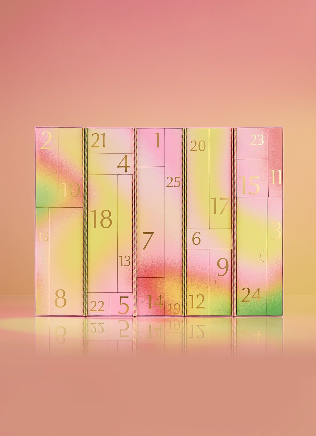 de Bijenkorf Adventskalender de Bijenkorf Beauty Adventskalender 2026 mit 25 Türchen (25-tlg), Luxuriöse Beauty-Auswahl aus Duft, Pflege, Make-up und Haarpflege – Bild 2 von 5
