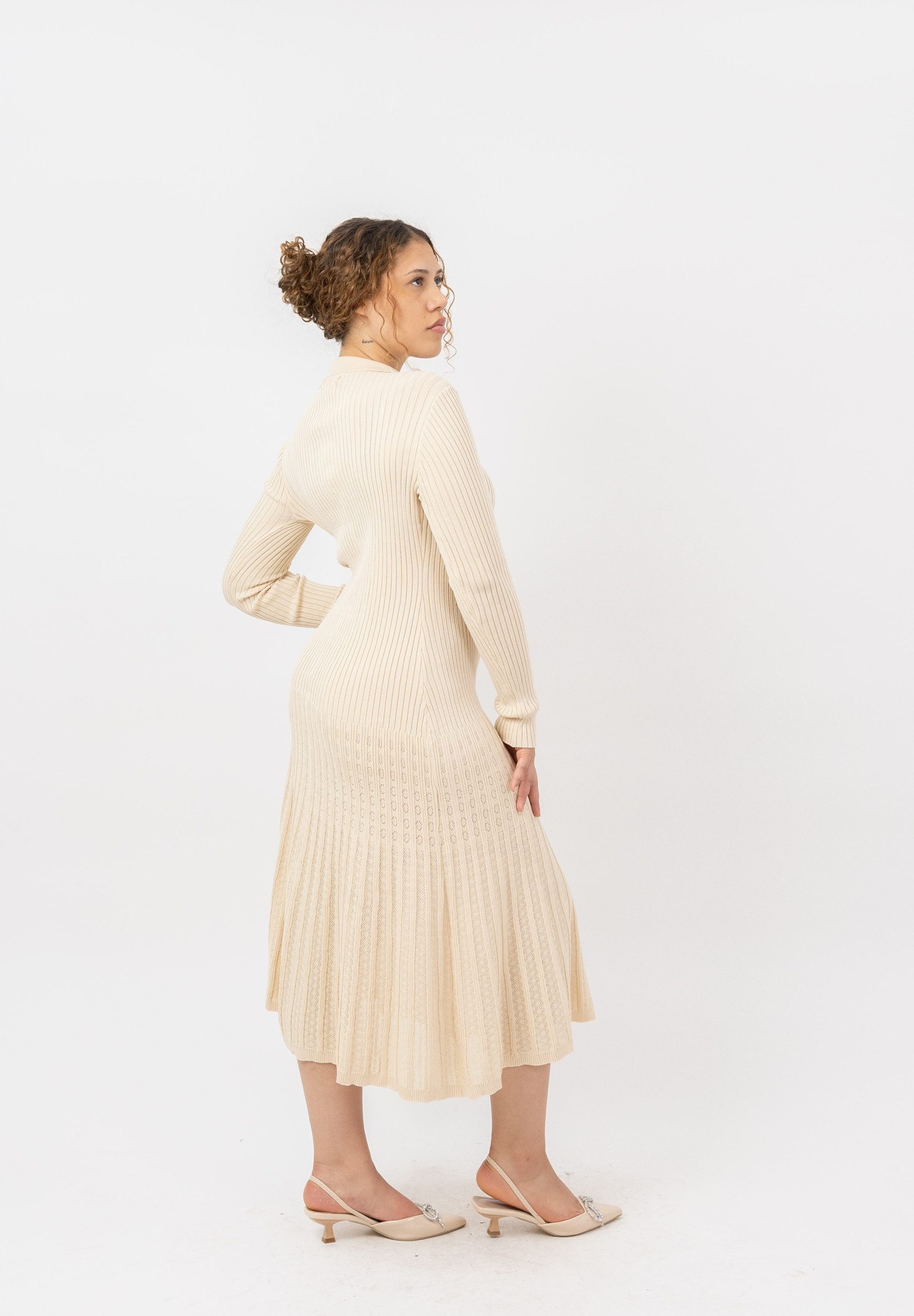 Elara Maxikleid — Damen Strickkleid in Midilänge mit Knopfleiste und Hemdkragen (1-tlg)