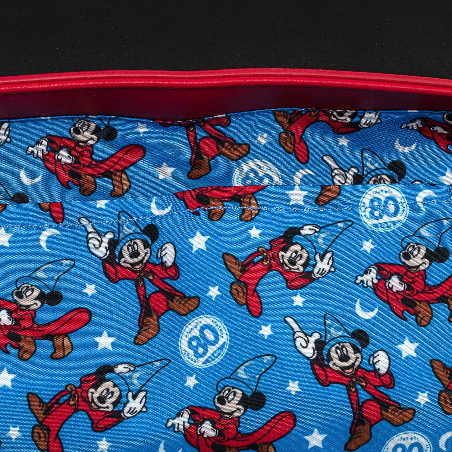 Loungefly Umhängetasche Disney by Loungefly Umhängetasche Fantasia Sorceror Mickey Cosplay (1-tlg), Hochwertig und elegant
