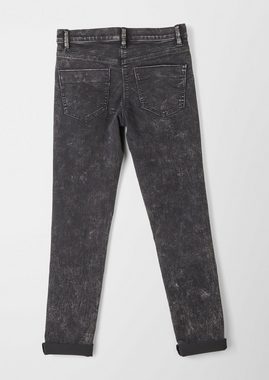 s.Oliver Stoffhose Jeans Suri / Slim Fit / Mid Rise / Slim Leg Waschung, Zierknopf