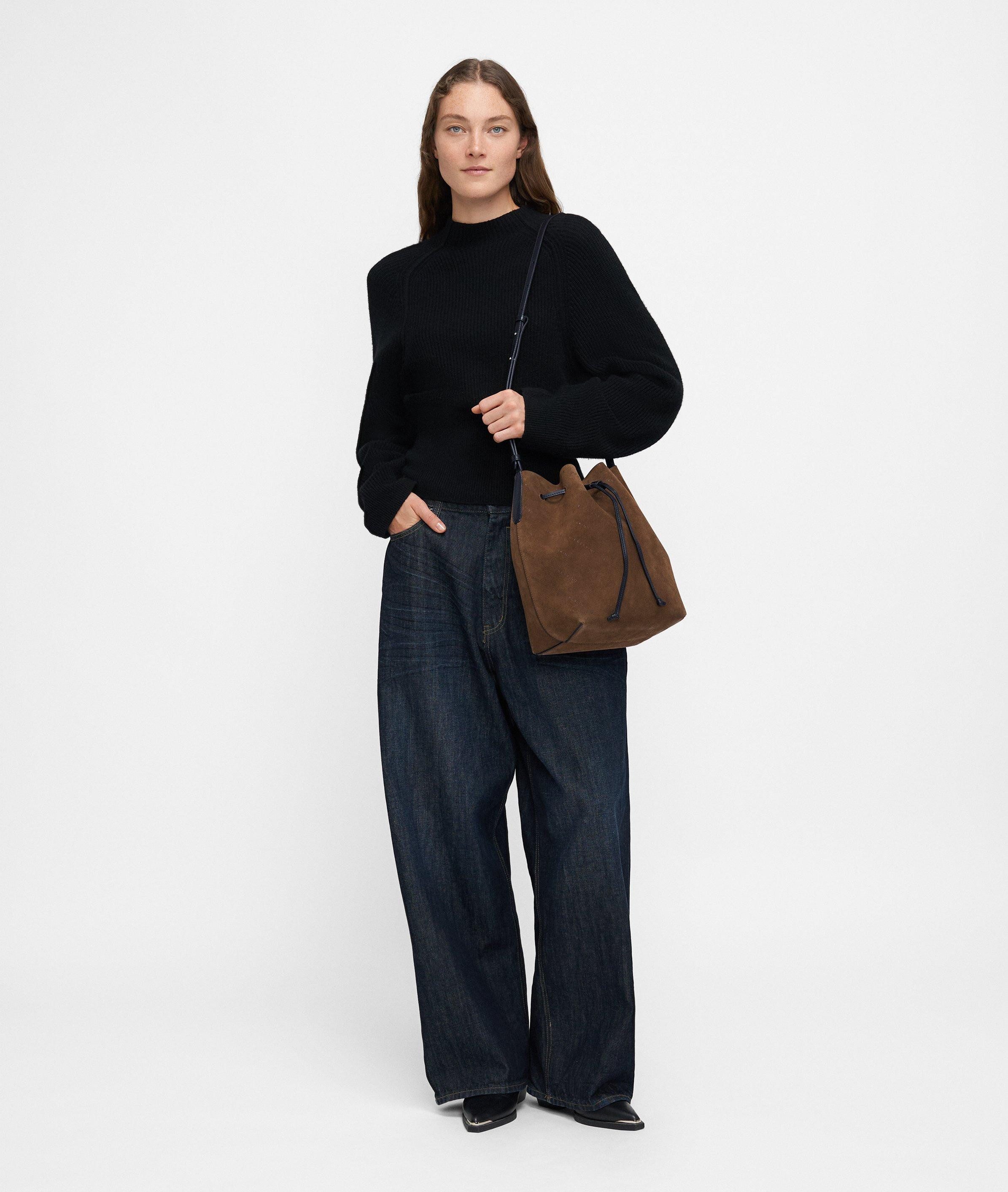 Liebeskind Berlin Schultertasche Monogram Bucketbag M, Umhängetasche aus Veloursleder mit Liebeskind Berlin Schriftzug