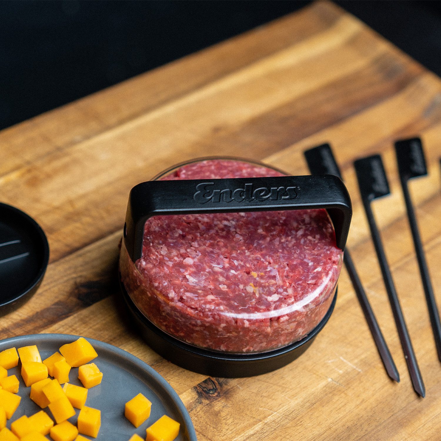 Enders® Burgerpresse Hamburgerpresse Set mit weiterer Presse + Burgerspießen zum Anrichten, Hamburgermaker Burgerfleischpresse Pattypresse Fleischpresse BBQ