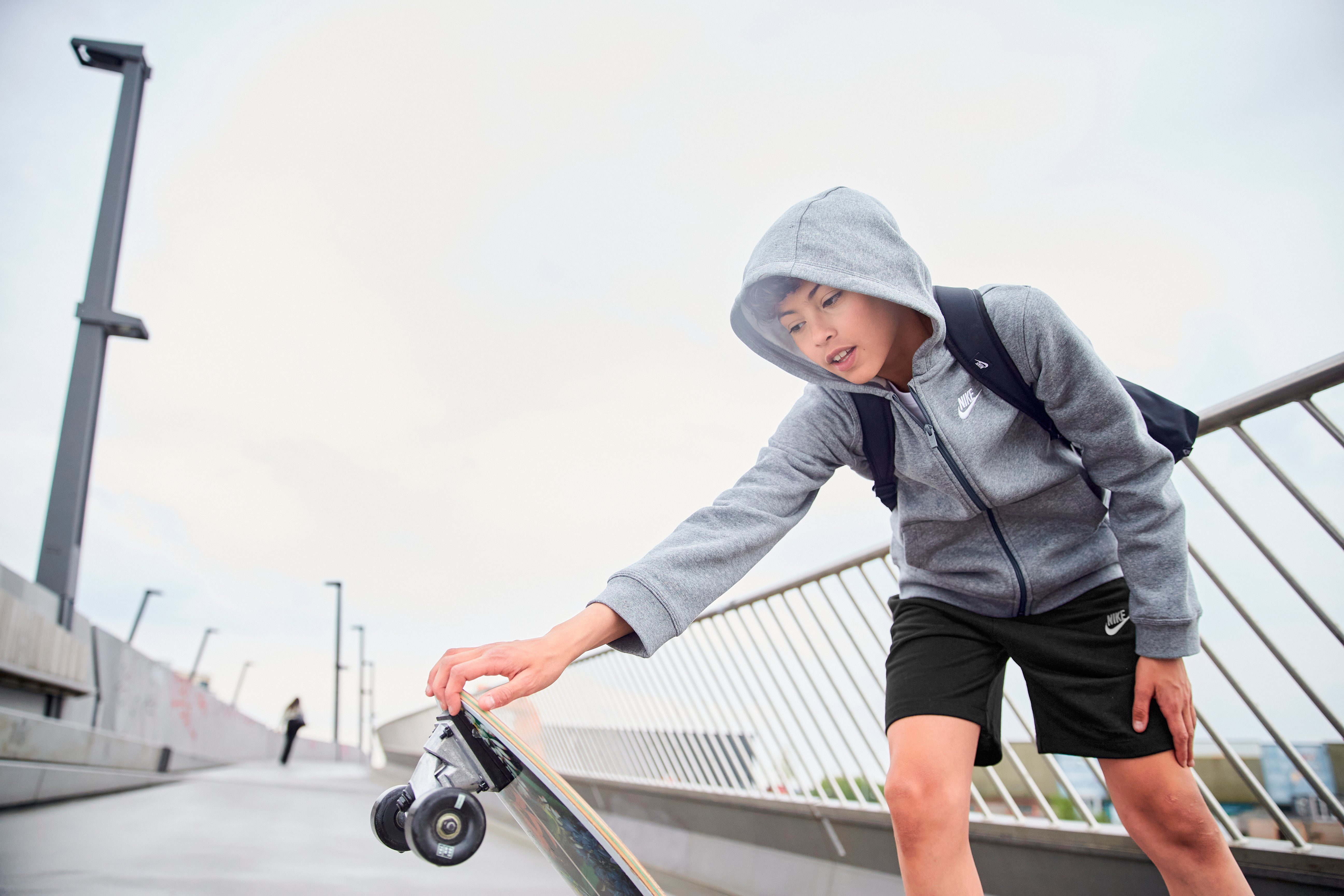 Nike Sportswear Kapuzensweatjacke FZ NSW Kinder CLUB für grau-meliert HOODIE 