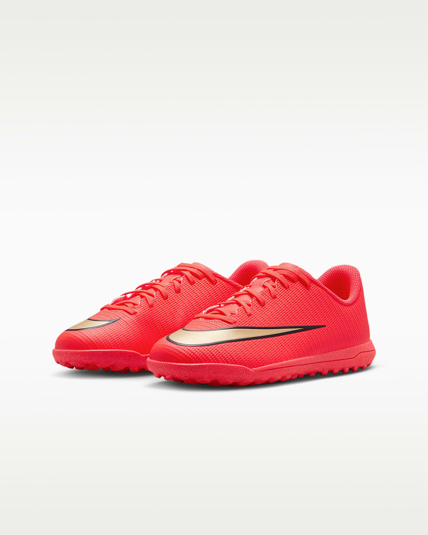 Nike Jr. Mercurial Vapor 17 Club Fußballschuh für harte Untergründe wie Asche, Turf und Kunstrasen