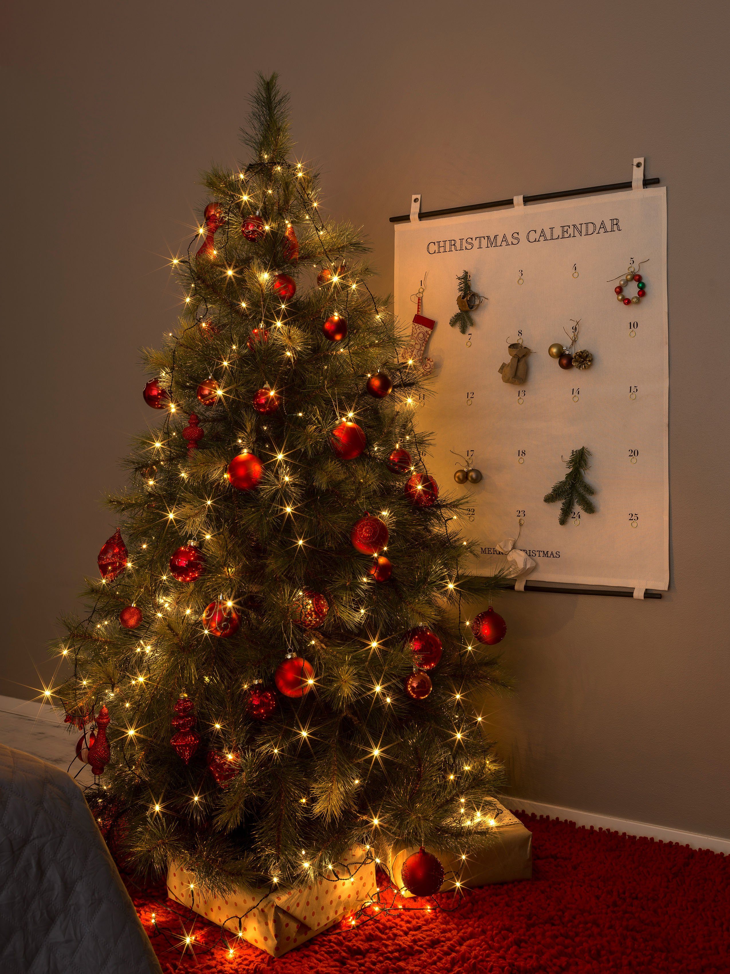 KONSTSMIDE LED-Baummantel Lichterkette Weihnachtsdeko, 8 Stränge Ring, Dioden, vormontiert à 30 LED mit Christbaumschmuck