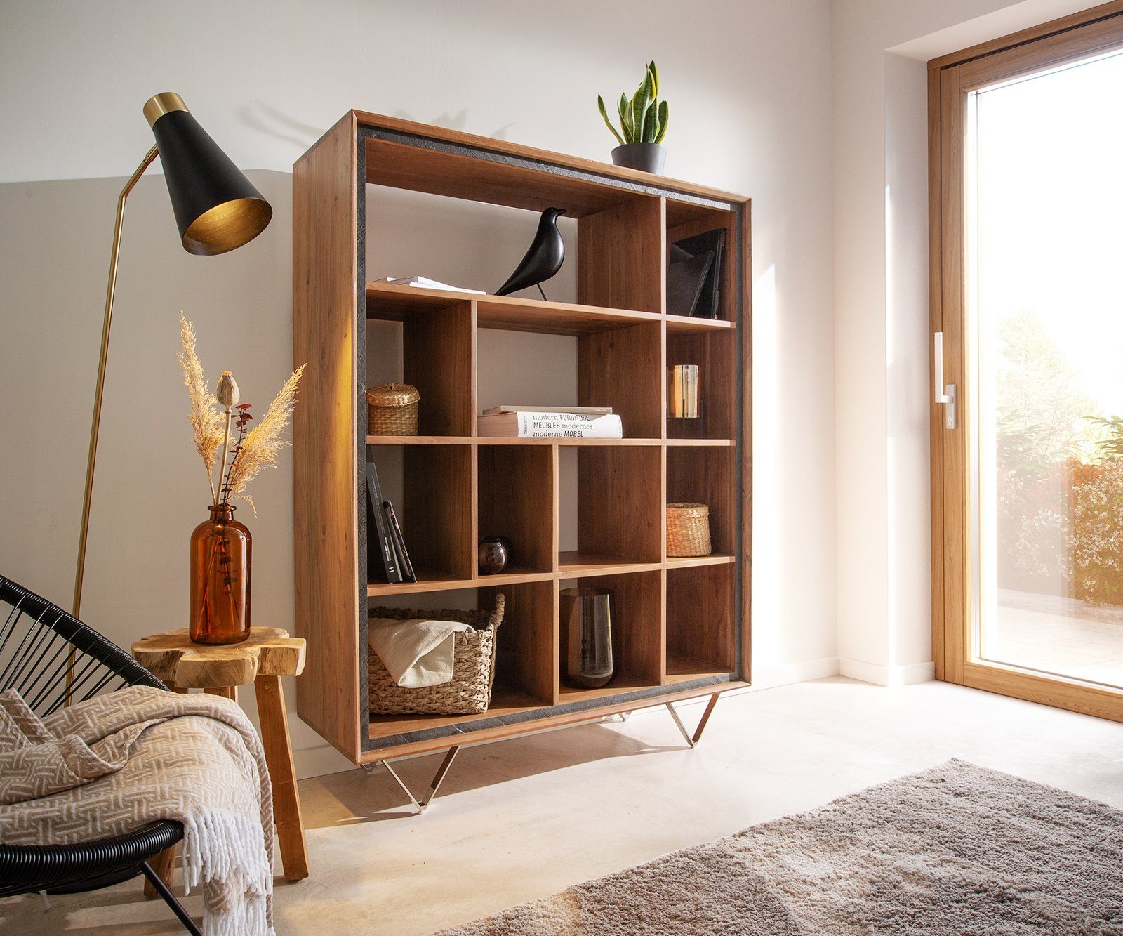 DELIFE Standregal Stonegrace, Akazie Natur 115x150 12 Fächer Steinfurnier V-Fuß Highboard