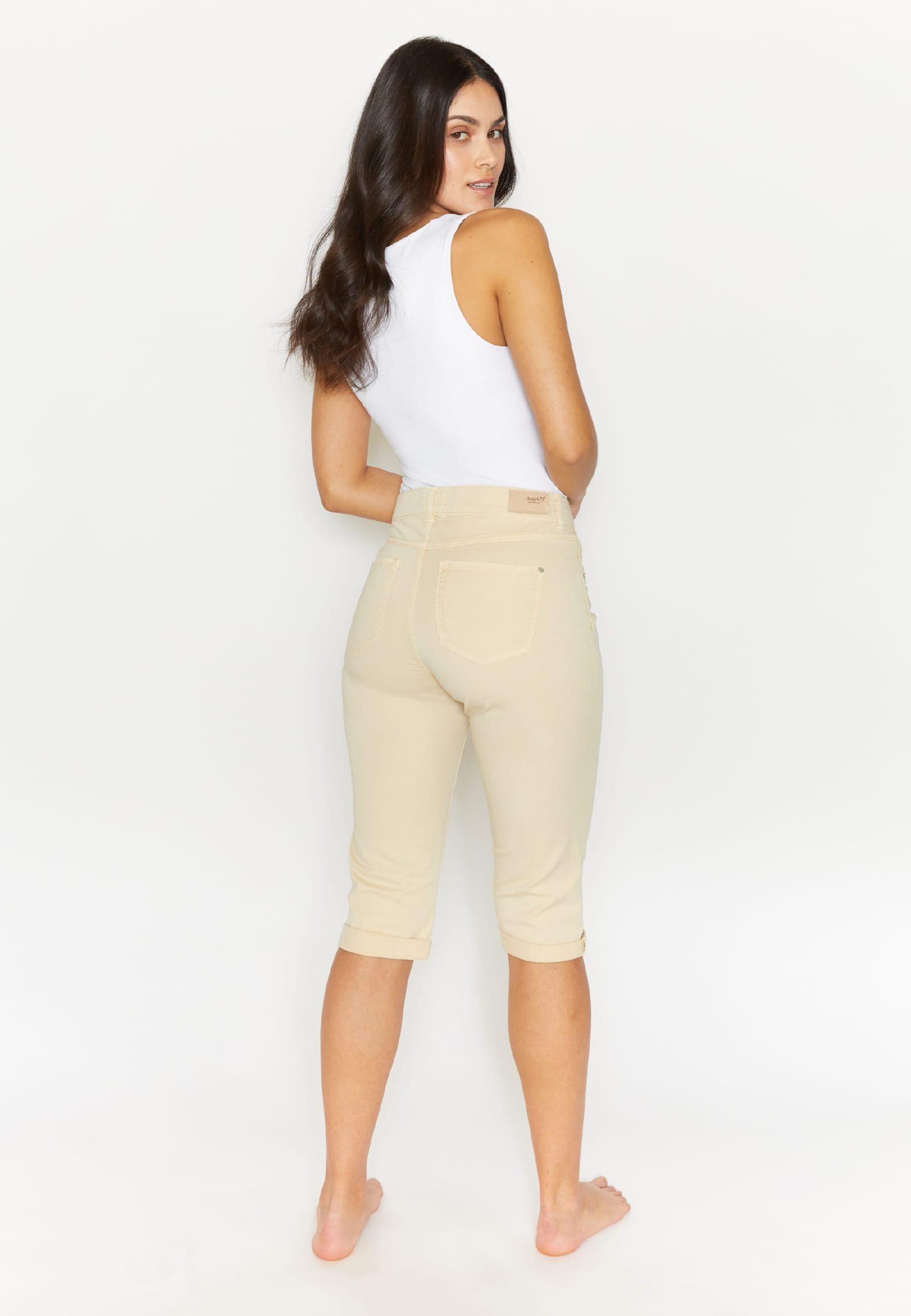 ANGELS Slim-fit-Jeans TU Capri mit Label-Applikationen beige 5-Pocket-Hose