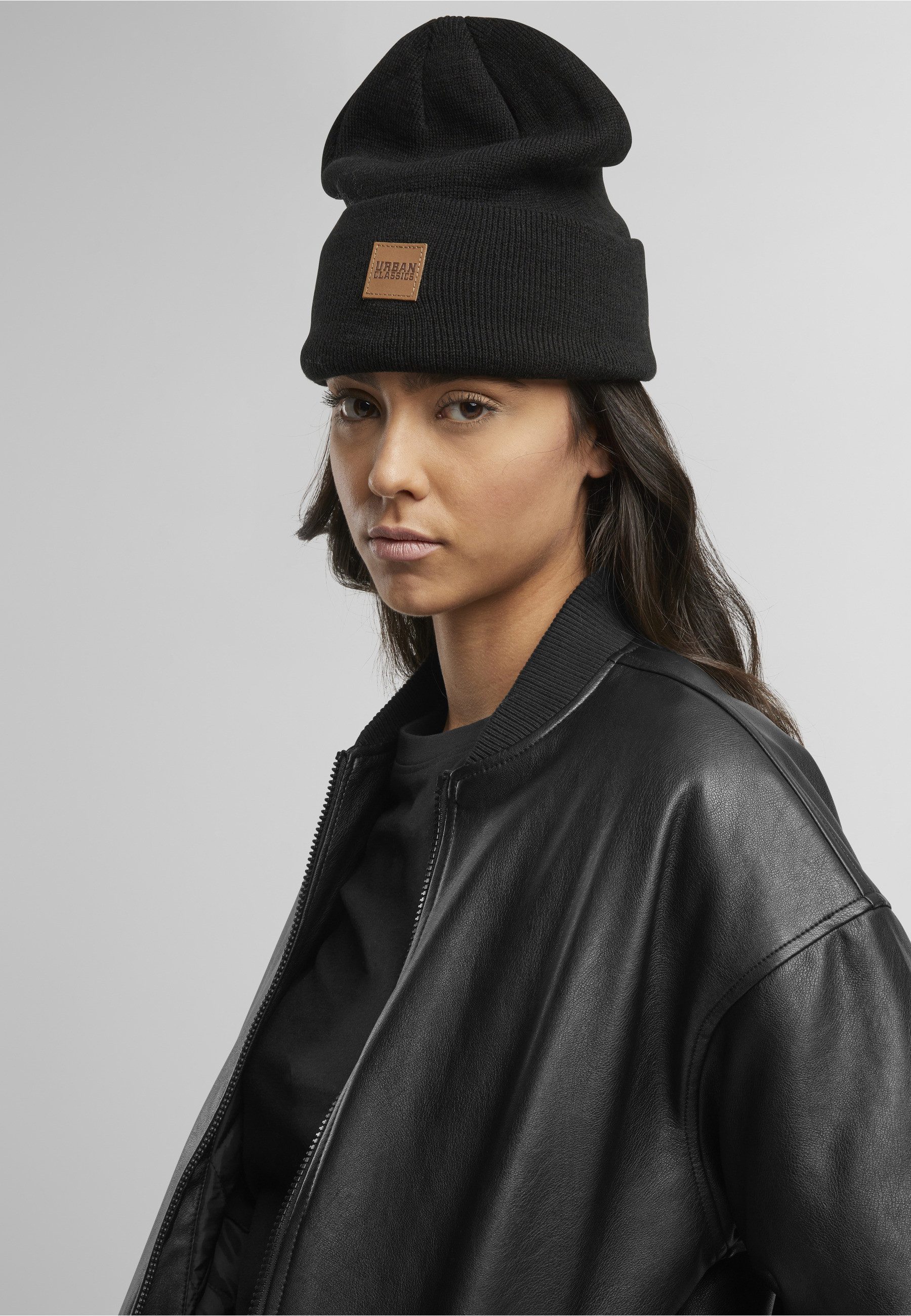 URBAN CLASSICS Beanie Urban Classics Unisex Synthetic Leatherpatch Long Beanie (1-St)