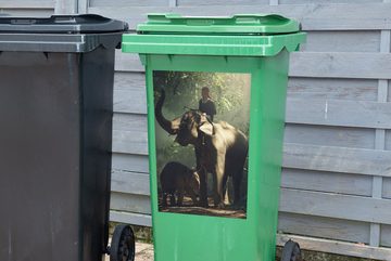 MuchoWow Wandsticker Elefant - Wald - Bäume - Tiere - Trainer (1 St), Mülleimer-aufkleber, Mülltonne, Sticker, Container, Abfalbehälter