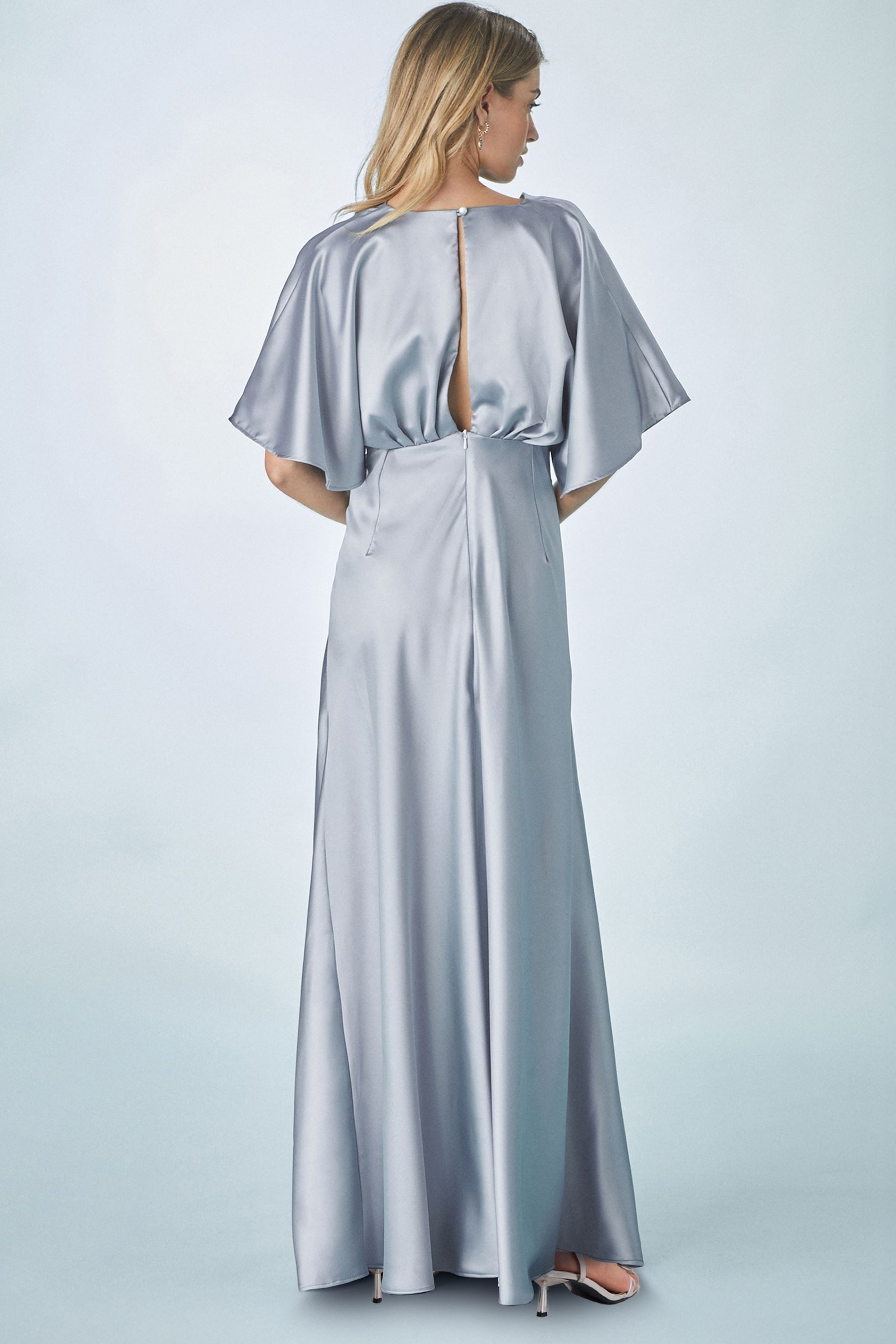 Next Satinkleid Langes Satin-Brautjungfernkleid mit Flatterärmeln (1-tlg) günstig online kaufen