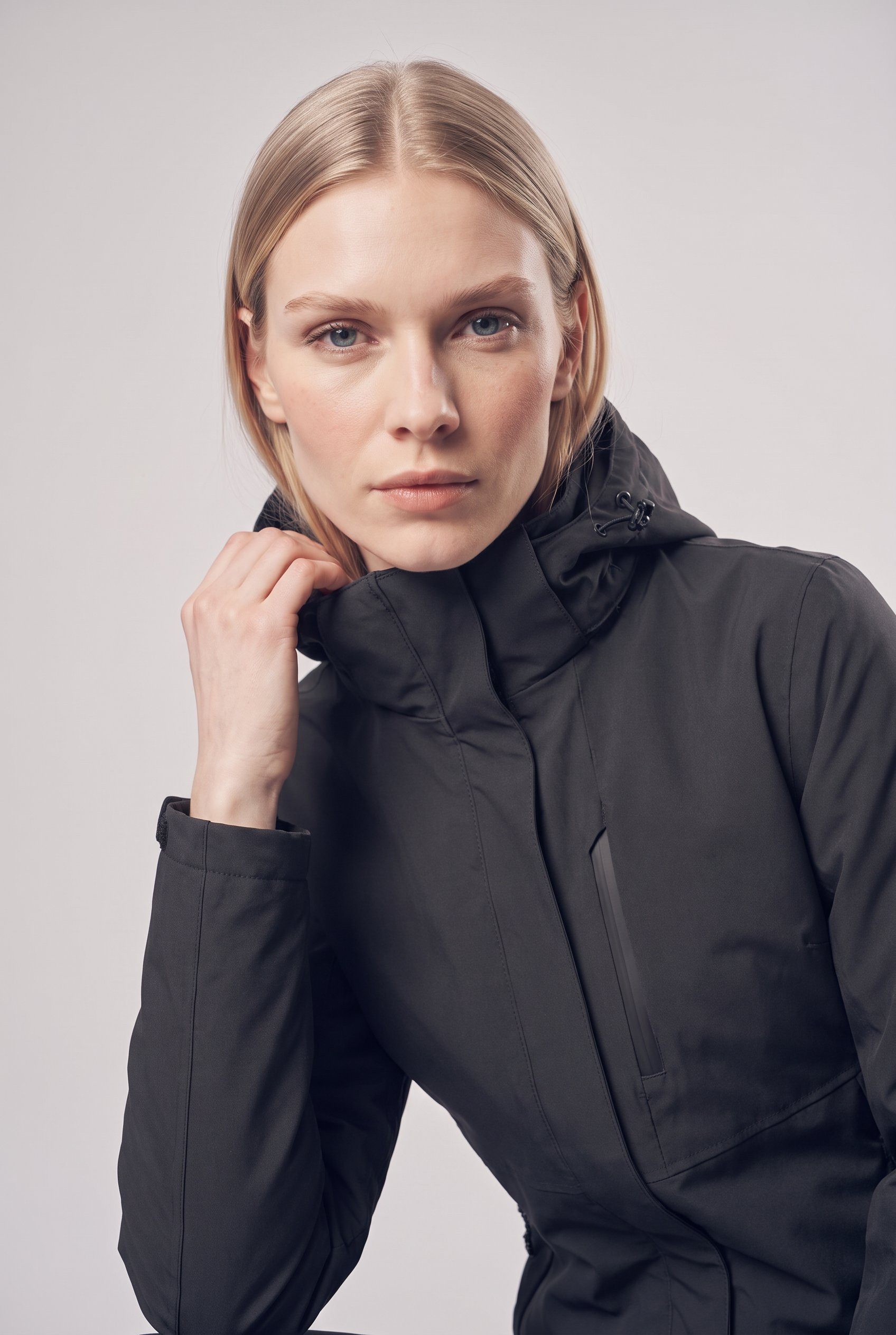 Killtec Funktionsjacke KOW 219 WMN JCKT mit abzippbarer, regulierbarer Kapuze, winddicht, atmungsaktiv
