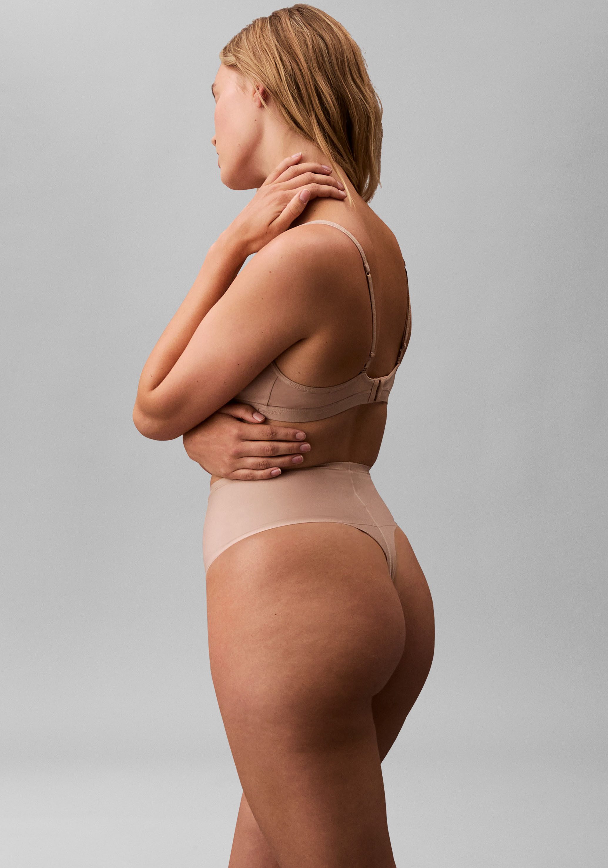 Calvin Klein Underwear Tanga Körpernahe Passform mit elastischem Bund – Bild 3 von 5