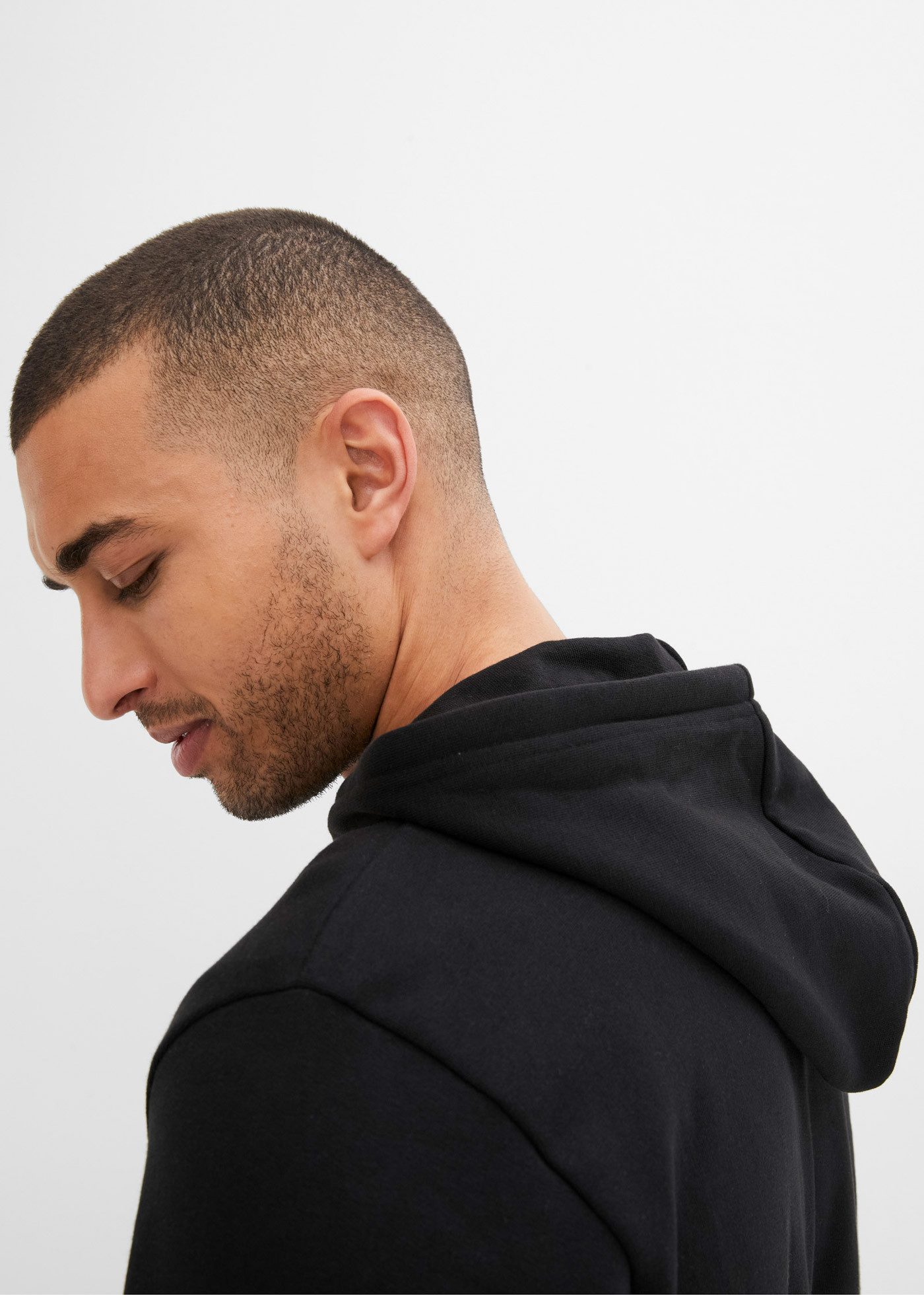 bonprix Kapuzensweatjacke mit Kapuze, mit Reißverschluss, mit Kängurutaschen, Regular Fit – Bild 4 von 5