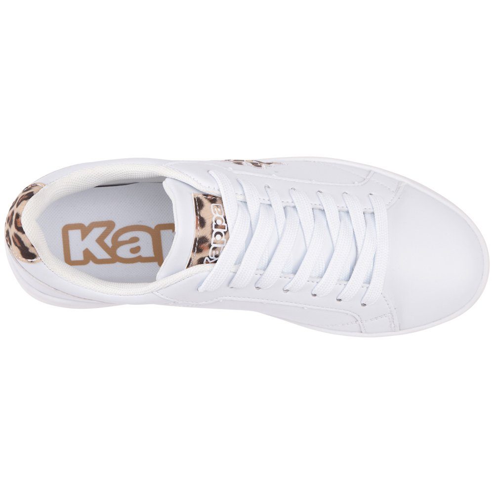 Applikationen mit white-leo Sneaker Kappa trendy