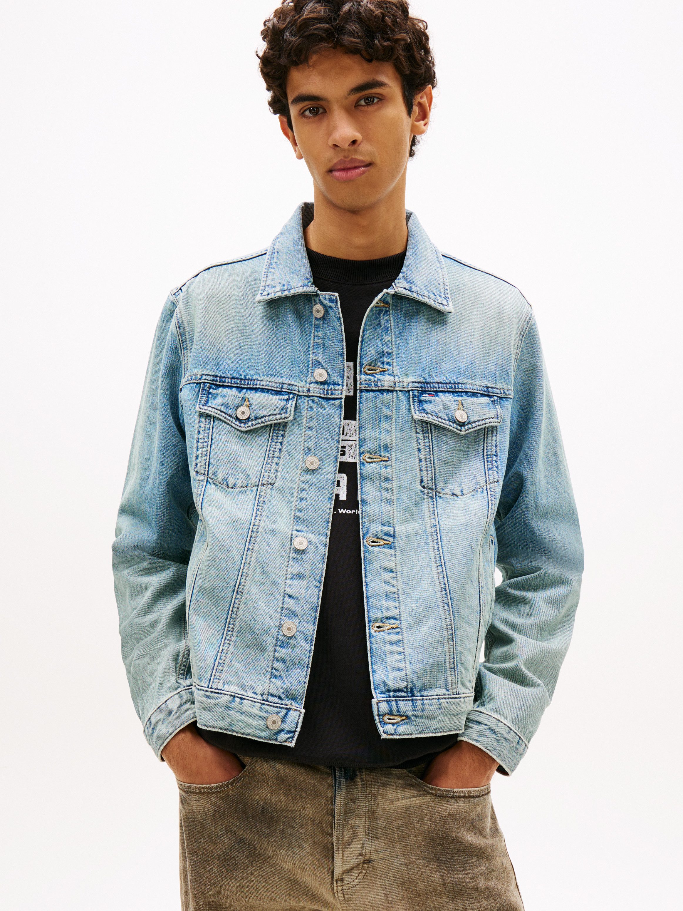 Tommy Jeans Jeansjacke RYAN REGULAR TRUCKER Regular fit mit Taschen günstig online kaufen