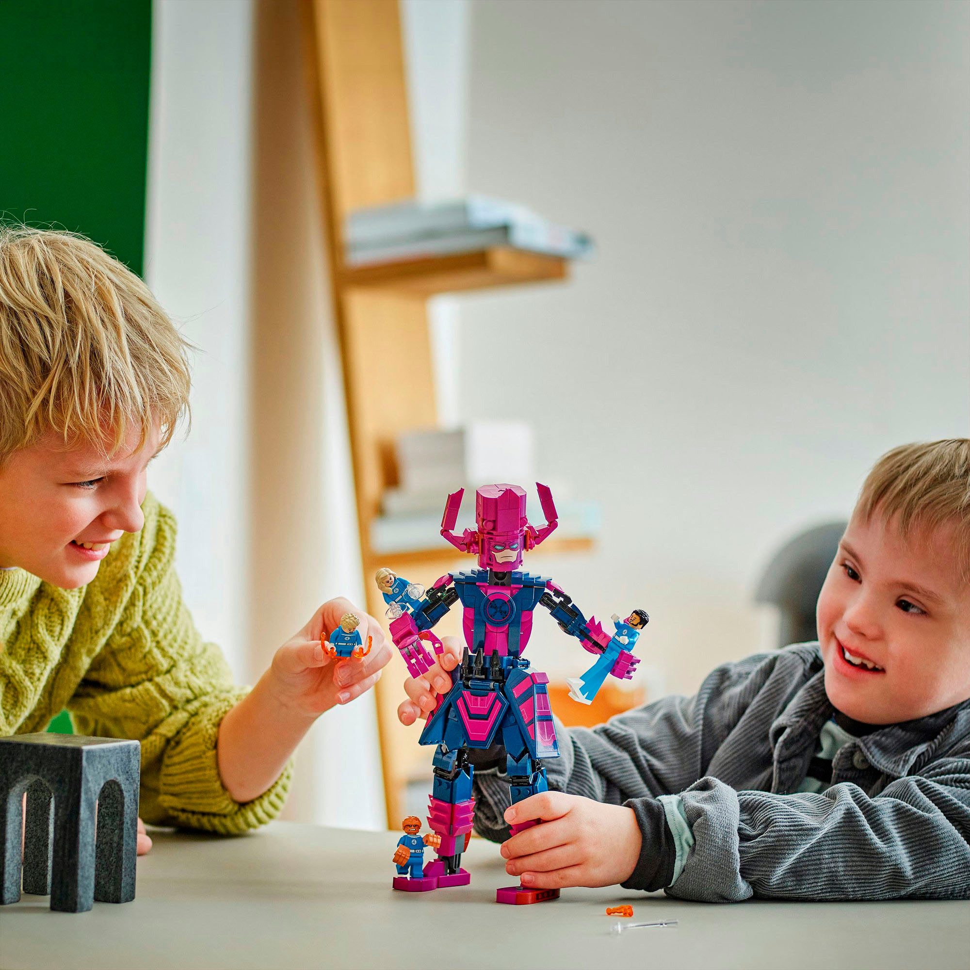 LEGO® Fantastic Four vs. Galactus Baufigur günstig online kaufen