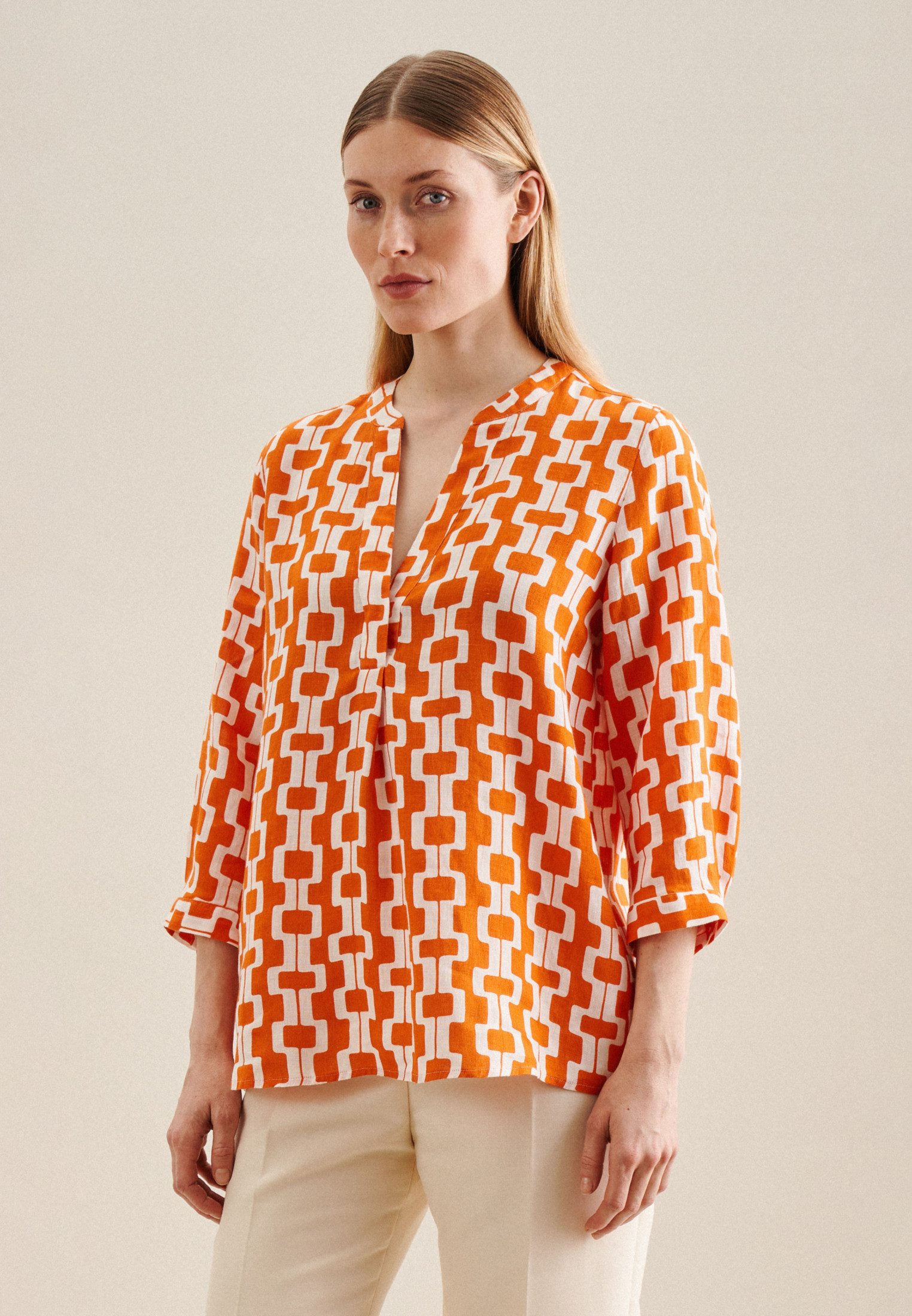 Klassische Bluse Schwarze Rose