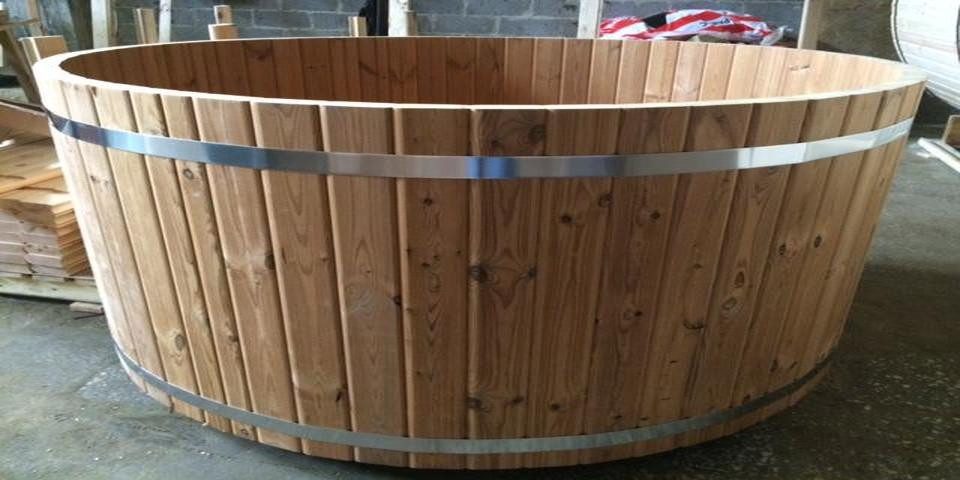 Xlmoebel Whirlpool-Badewanne Thermoholz Whirlpool mit externem Ofen und Holzfass, Hergestellt in Europa