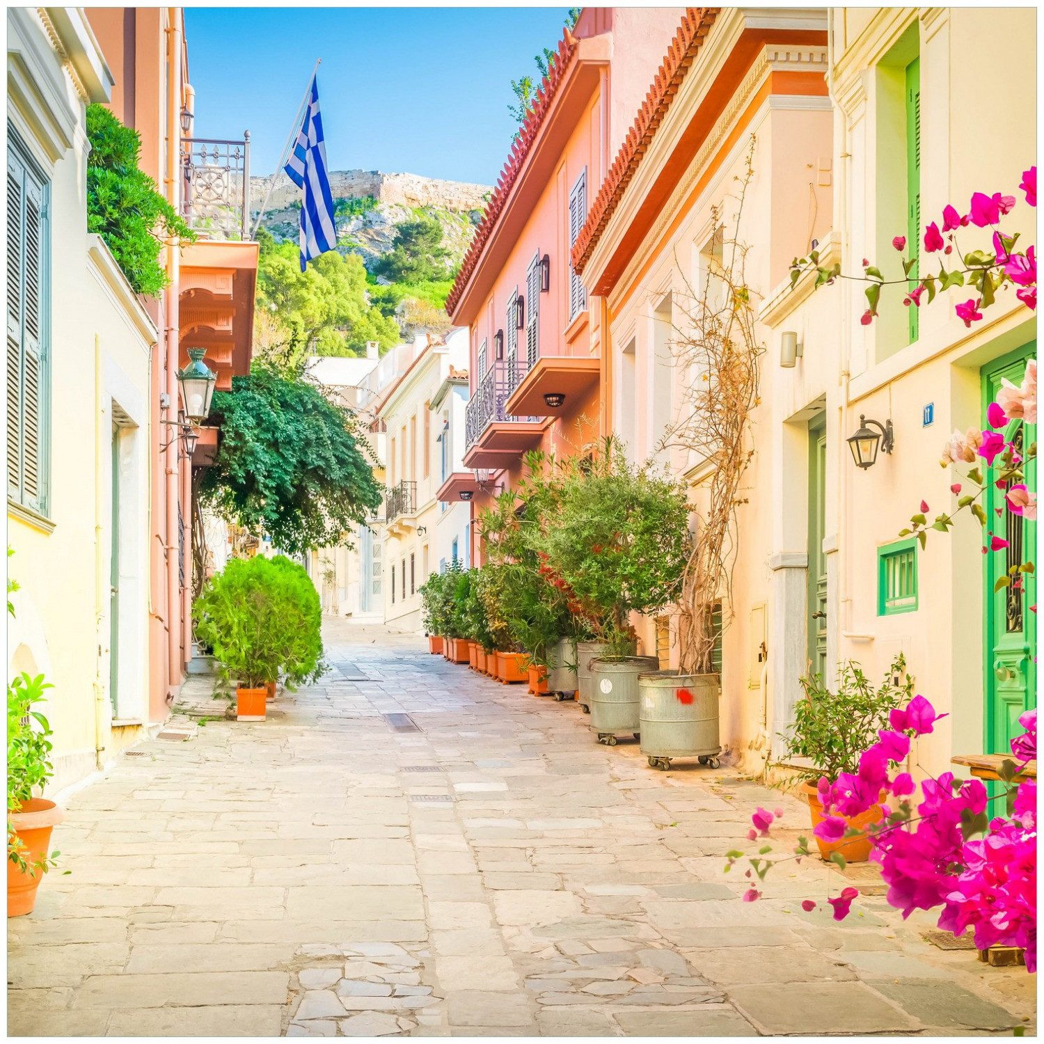 Wallario Möbelfolie Mediterrane Straße im Blütenrausch