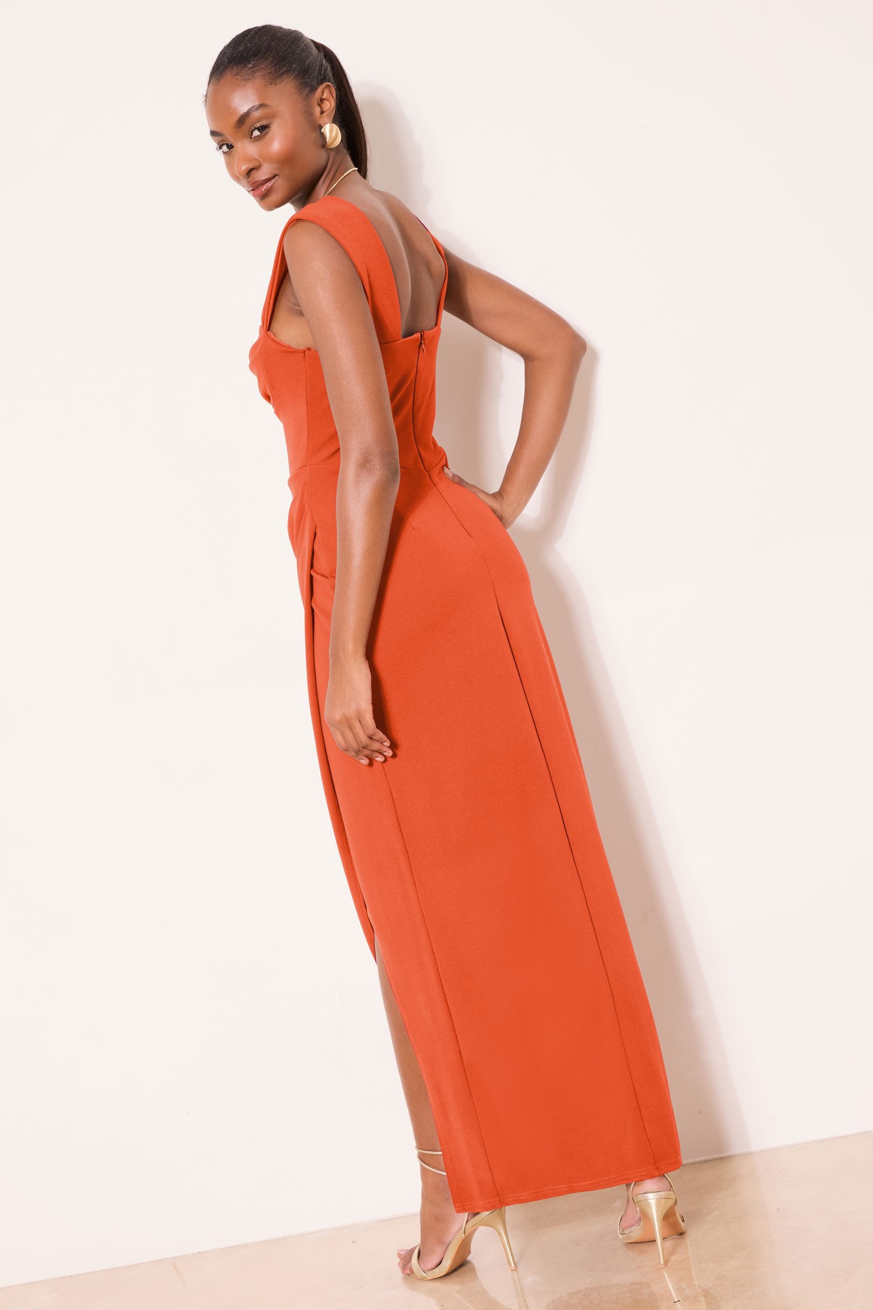 LIPSY Maxikleid Lipsy Kurzärmeliges, gerafftes Maxikleid, Regular (1-tlg)