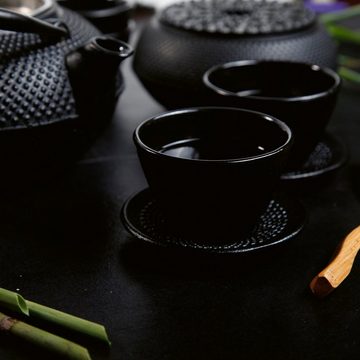 Lumaland Geschirr-Set gusseisernes 8-teiliges Tee-Set (8-tlg), asiatischer Tradition Stövchen, Dosierlöffel, Sieb und 2 Teebecher