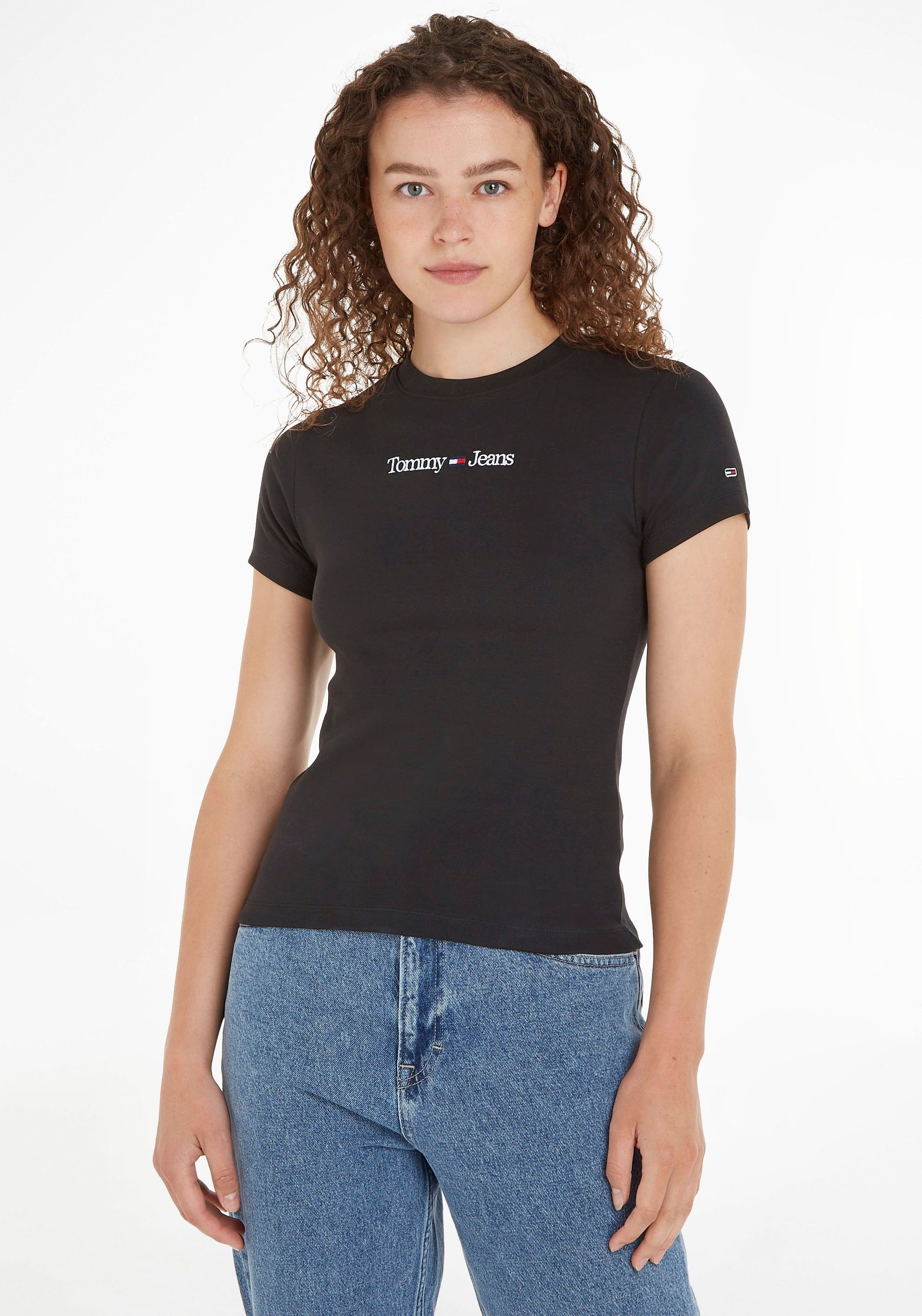 Stickereien Kurzarmshirt schwarz BABY Tommy Jeans Tommy SS SERIF dezenten TJW LINEAR Jeans mit