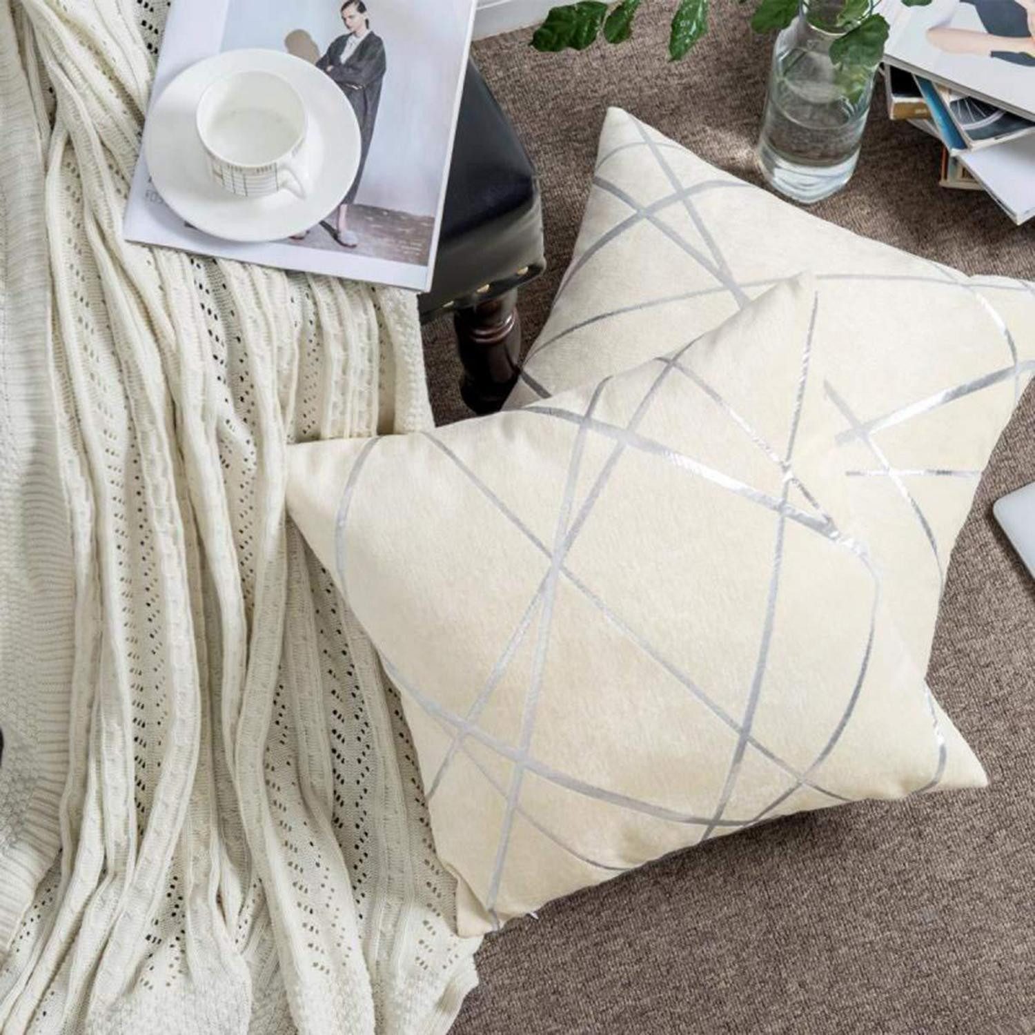 LuxusKollektion Kissenbezug Kissenbezug 2er Set 60x60cm Creme Samt, (2 Stück)