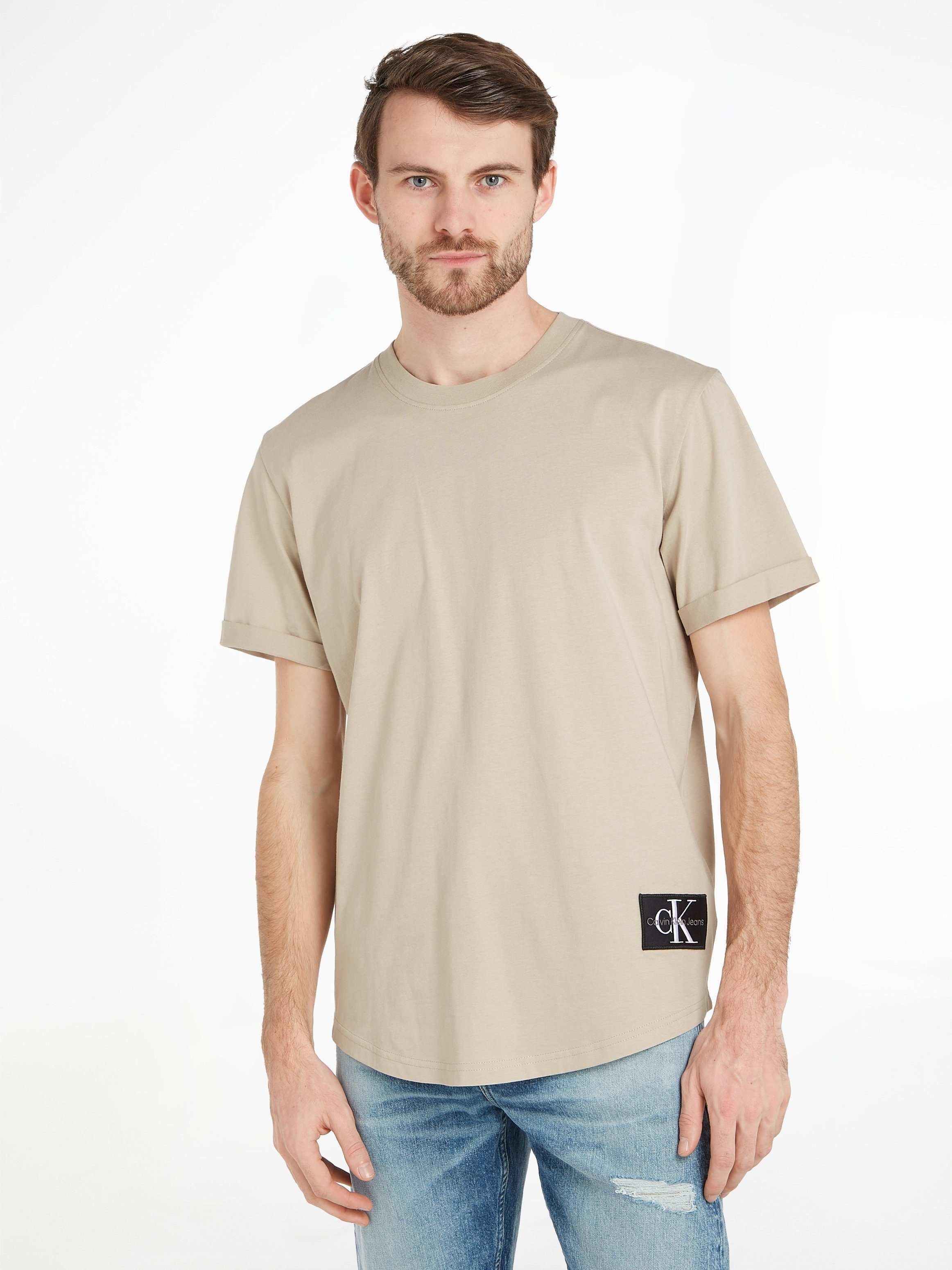 Calvin Klein Jeans T-Shirt BADGE TURN UP SLEEVE mit Logopatch Plaza Taupe