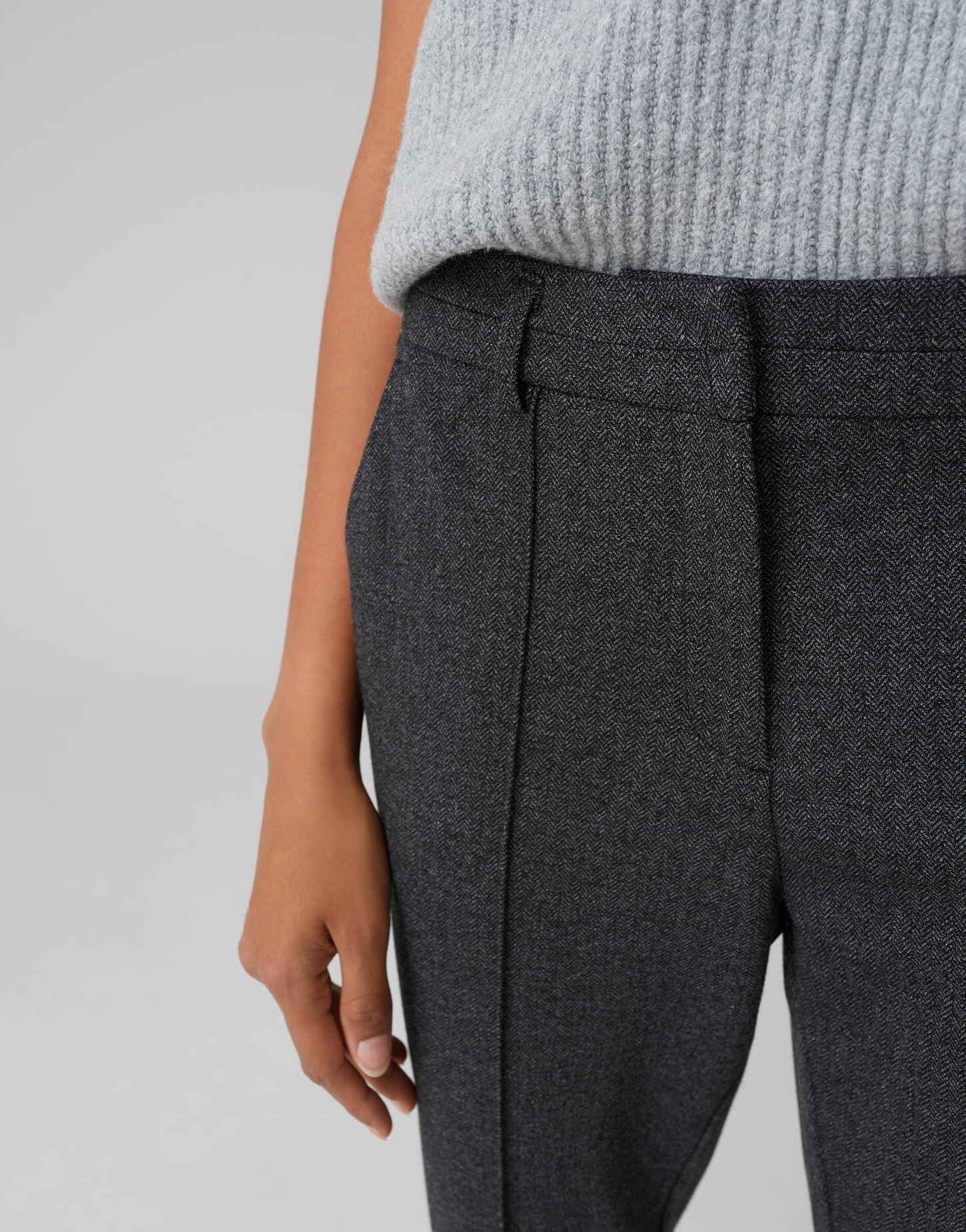 OPUS Stoffhose MELINA ICONIC mit Komfortbund Mid Rise, Regular, Fischgrat Muster – Bild 4 von 5