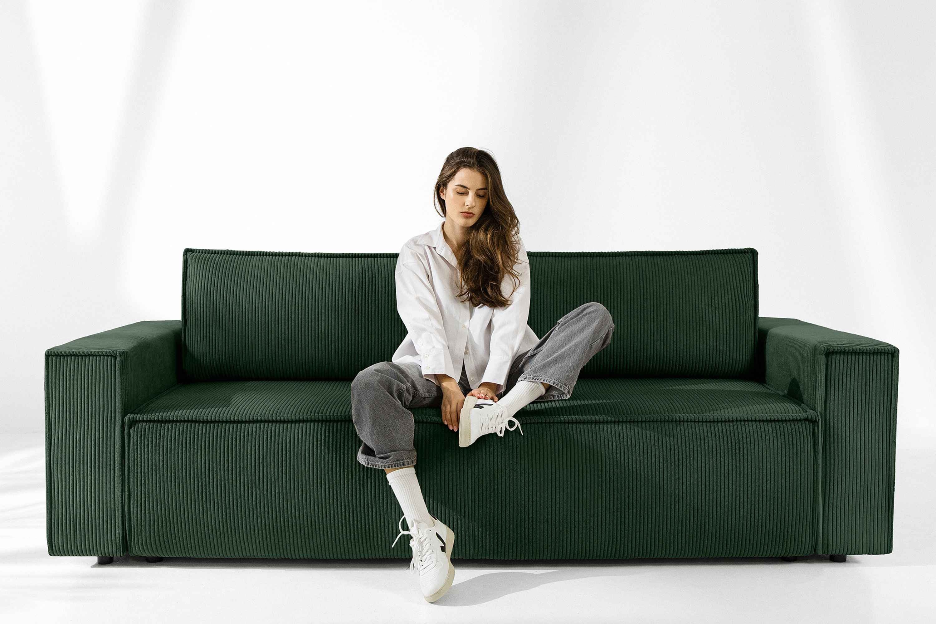 KONSIMO® 3-Sitzer NAPI Sofa mit Schlaffunktion & massivem Gestell, hergestellt in der EU, Couch für Dauerschläfer, mit Wellenunterfederung, Großer Bettkasten