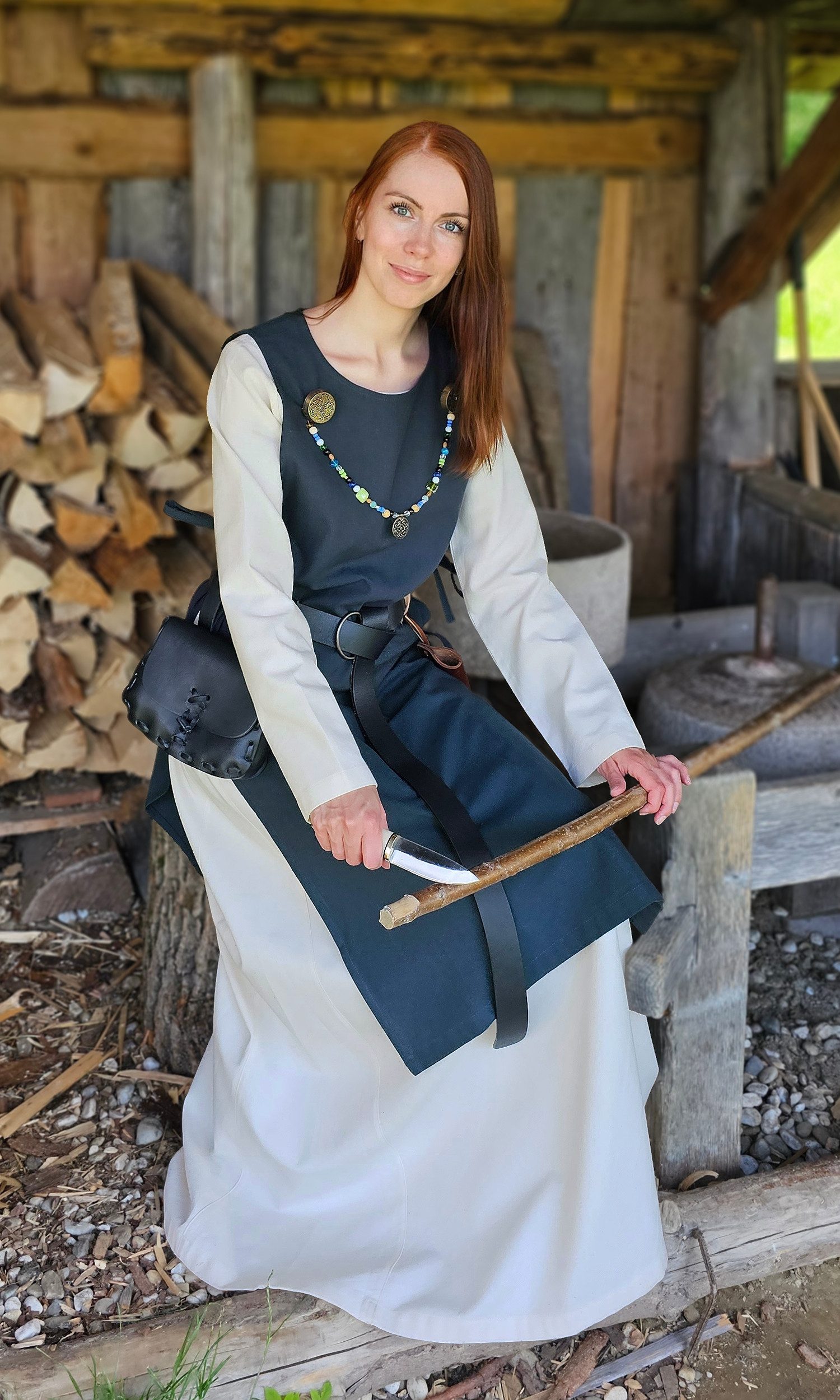 Vehi Mercatus Burgfräulein-Kostüm Klassisches Wikinger Überkleid blau "Lykke"