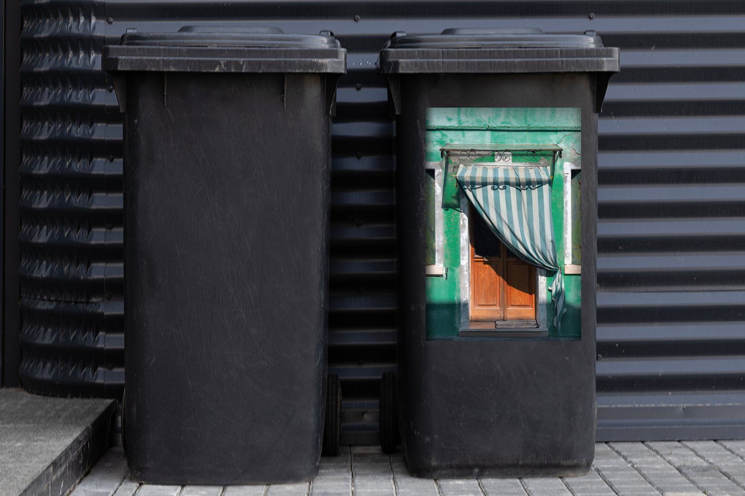 Container, Tür - Grün - Mülleimer-aufkleber, Abfalbehälter Architektur (1 Wandsticker Mülltonne, Haus - St), Sticker, MuchoWow - Fensterläden