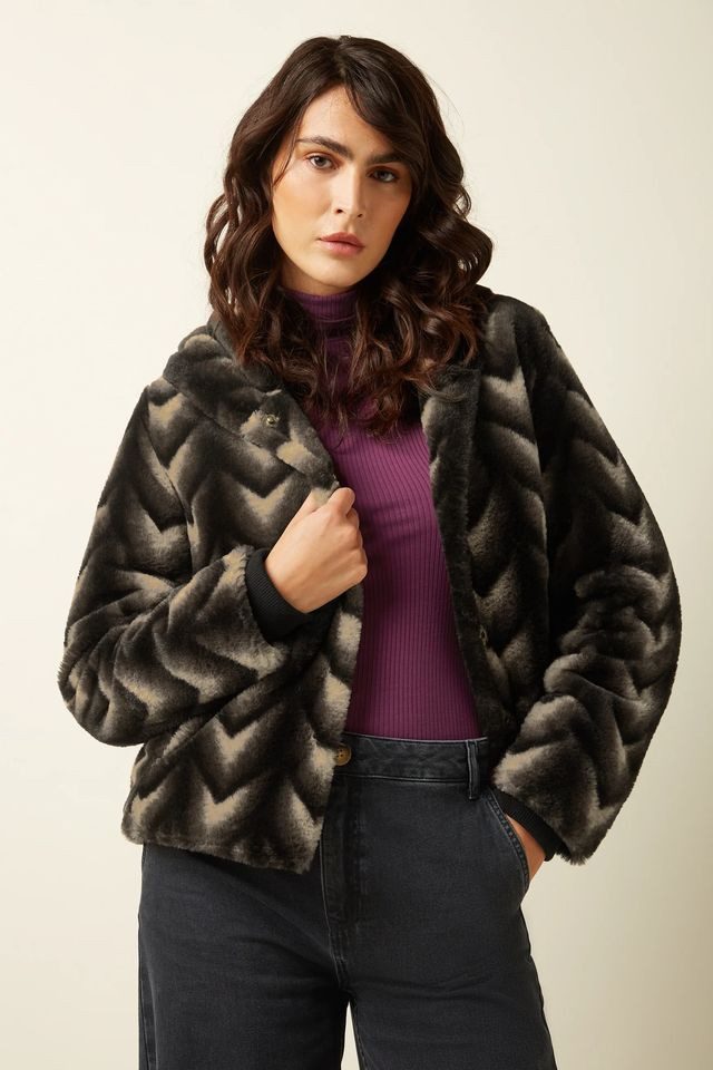 King Louie Wolljacke - Judy Coat Deco Fur – kurze Damen Winterjacke mit Kapuze