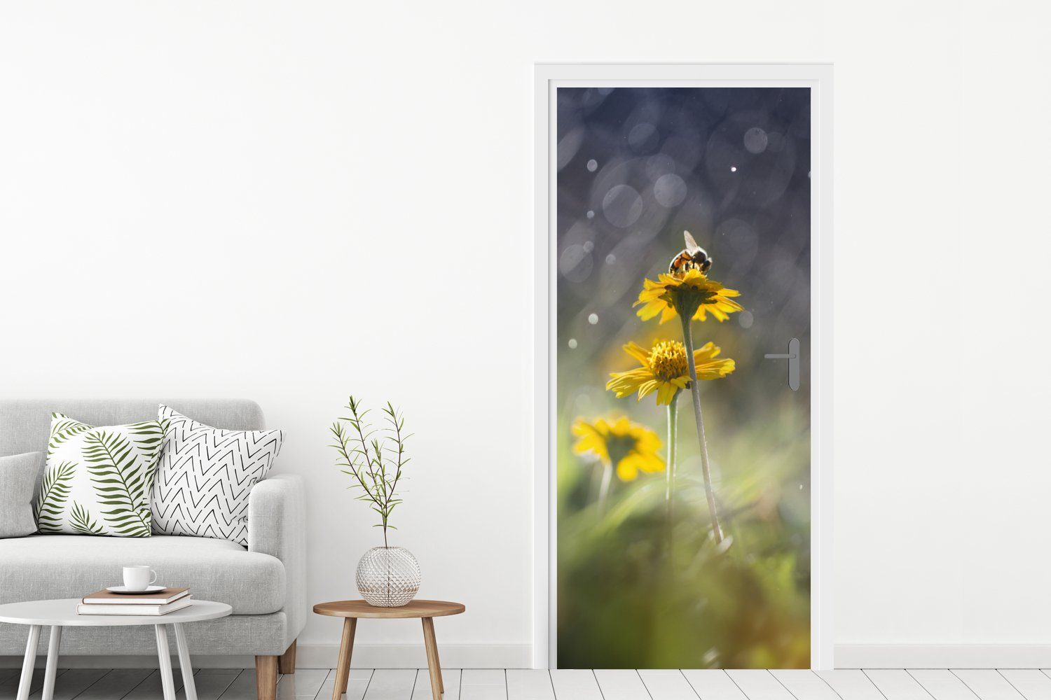 bedruckt, cm Tür, Regen, - Türtapete (1 - Blumen Fototapete St), für Biene Matt, 75x205 Türaufkleber, MuchoWow