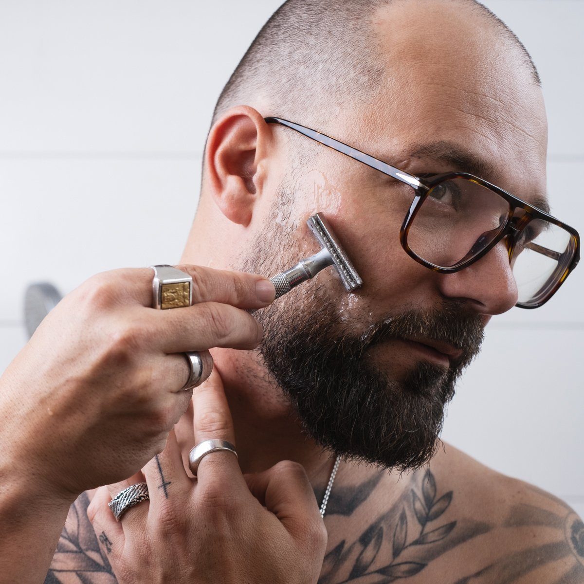 Störtebekker Rasiergel (180ml) Rasurvorbereitung - Transparentes Rasier Gel zur Konturenrasur, Aloe Vera & Panthenol für Feuchtigkeit und Frischekick durch Menthol