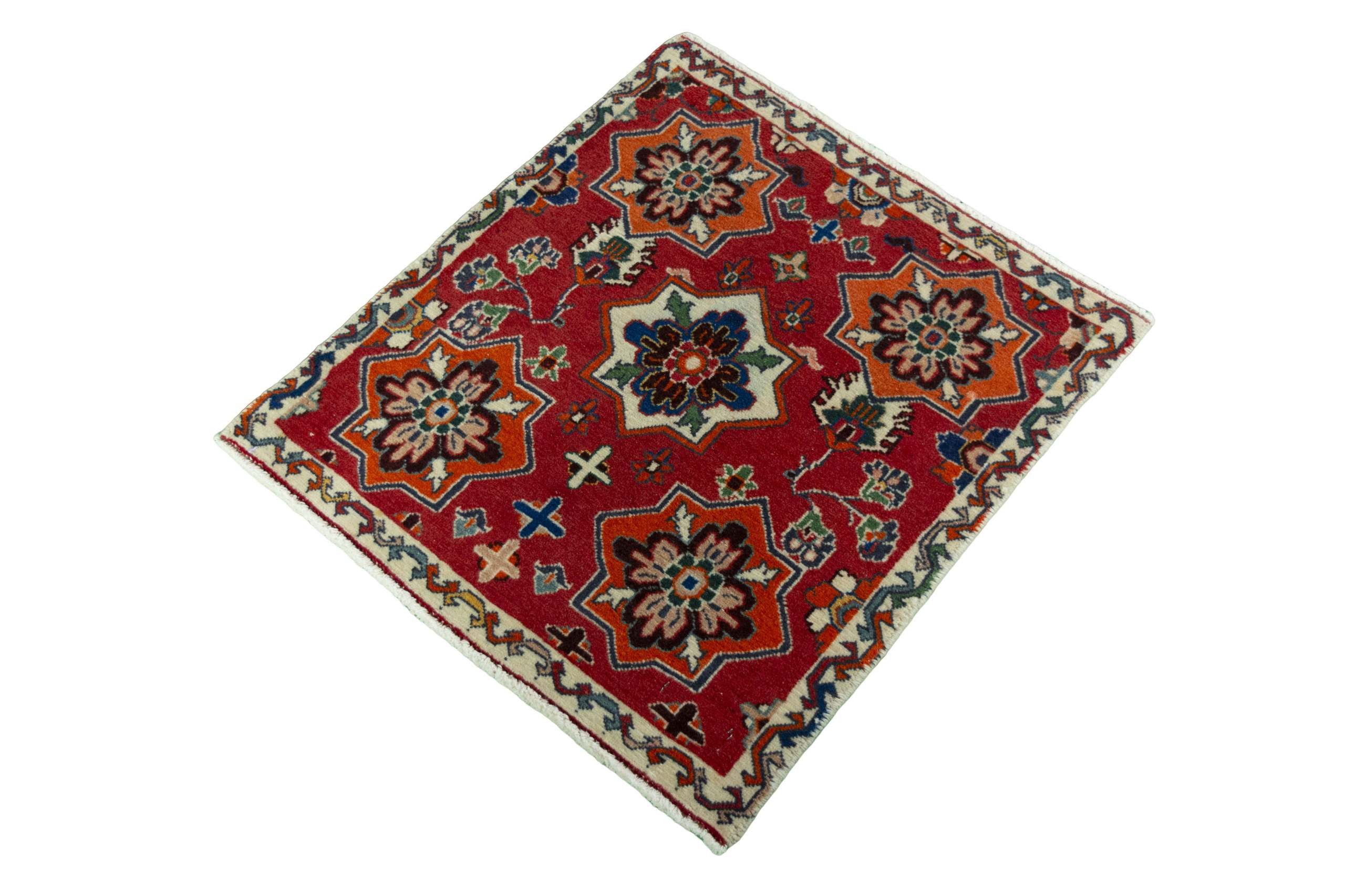CABBEL Orientteppich 60x57 cm Perser Shiraz Rot Schurwolle Handgeknüpft Nomaden Unikat, quadratisch, Höhe: 8 mm, 100% Schurwolle – weich, pflegeleicht, solide Knüpfdichte