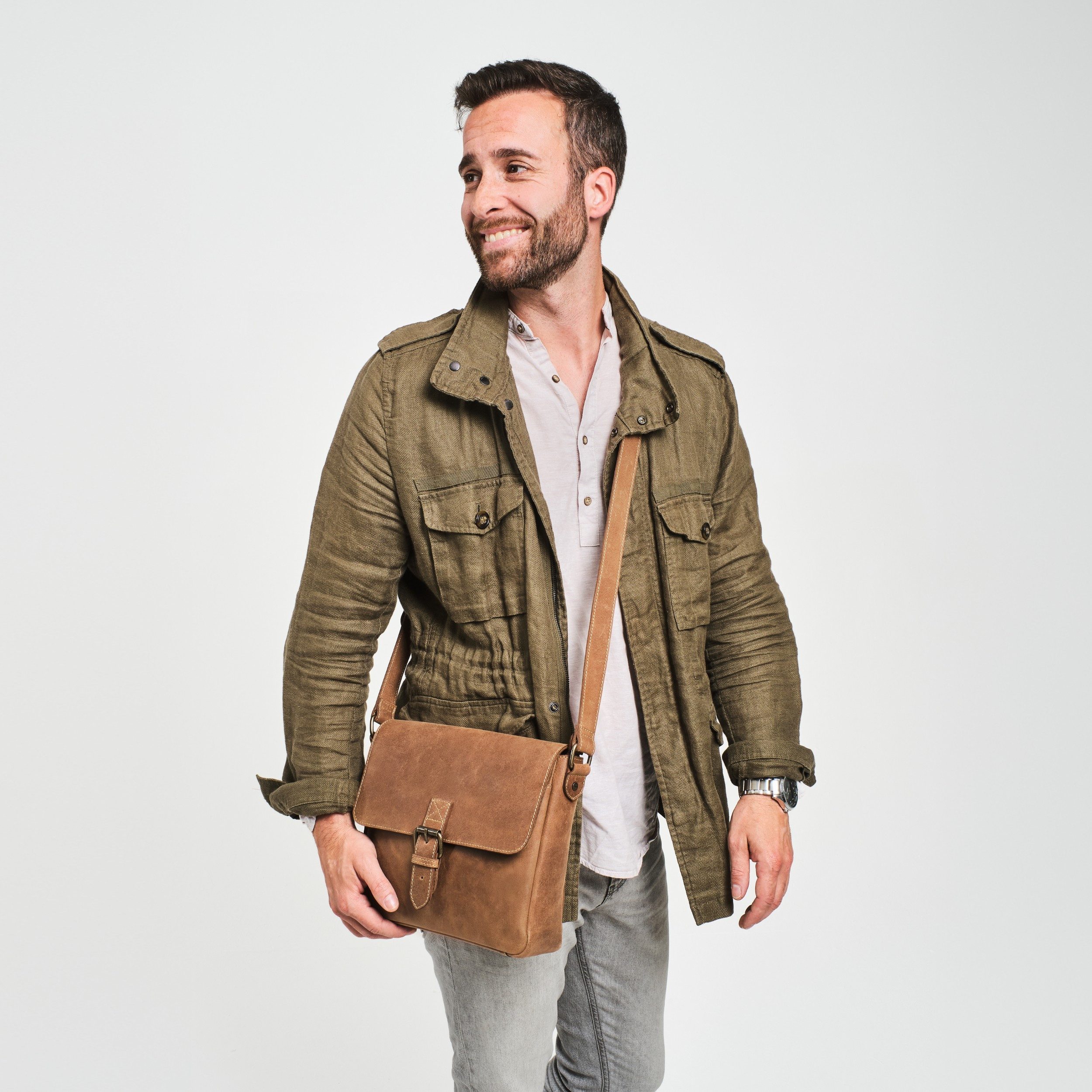 DRAKENSBERG Umhängetasche Cross-Body-Tasche »Colin« Havanna-Braun, Kleine Umhängetasche für Herren aus robustem Büffelleder, Vintage