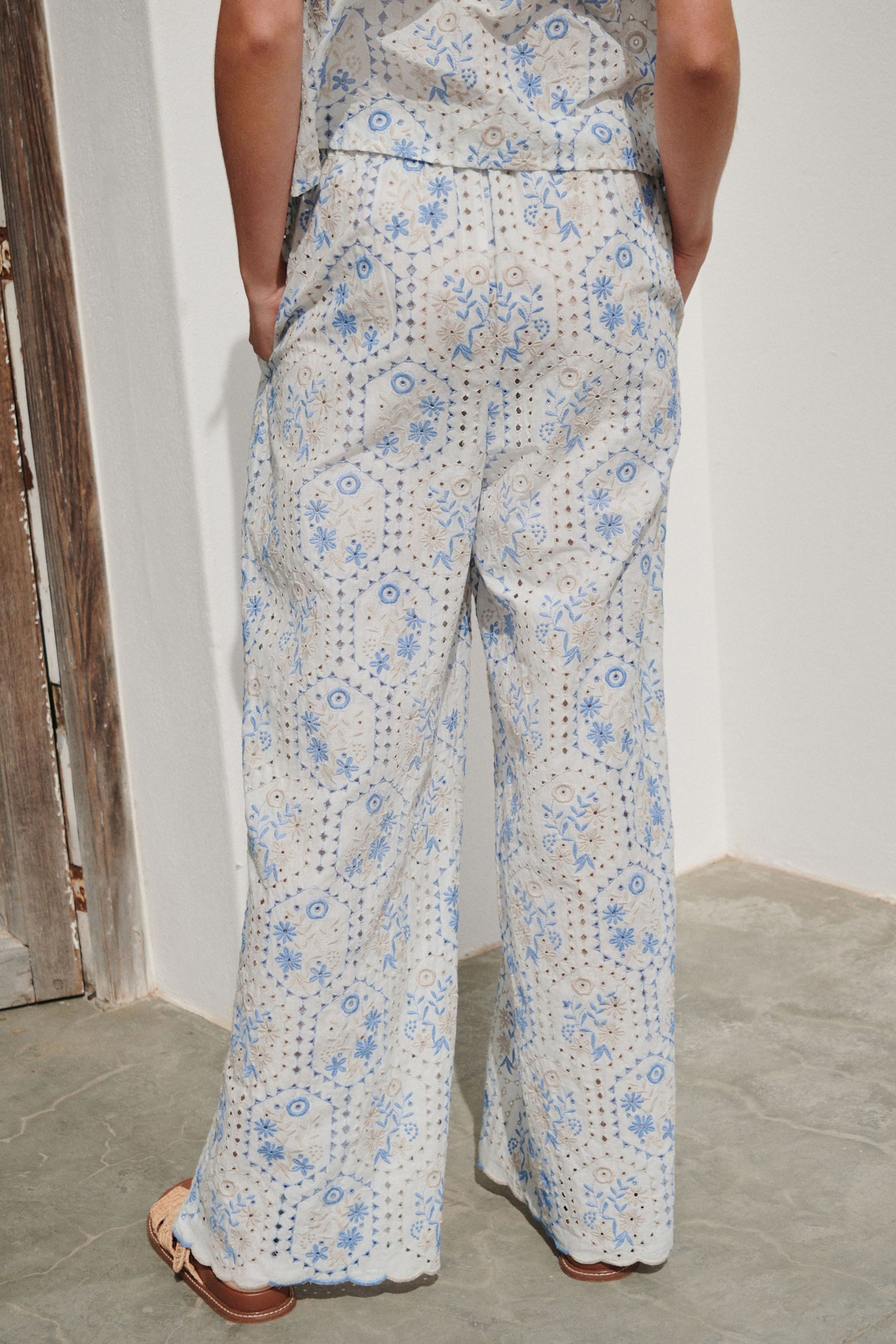 Next Palazzohose Bestickte Hose mit weitem Bein (1-tlg)