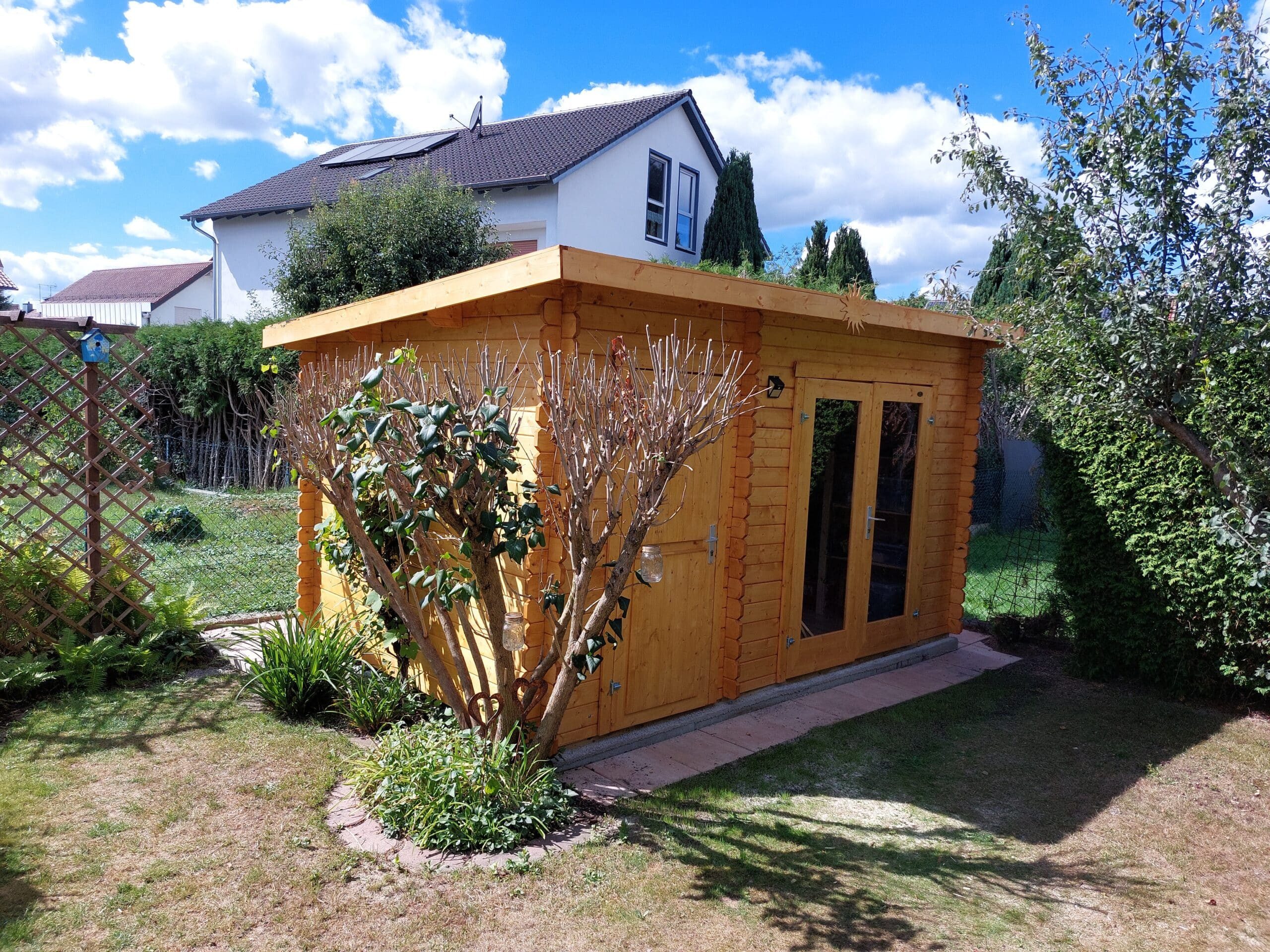 LASITA MAJA Gartenhaus Gartenhaus Blockbohlenhaus Belmont 1 28 mm naturbelassen, BxT: 420x288.80 cm, 28 mm Wandstärke, Einzeltür mit Kunstglas-Einsätzen