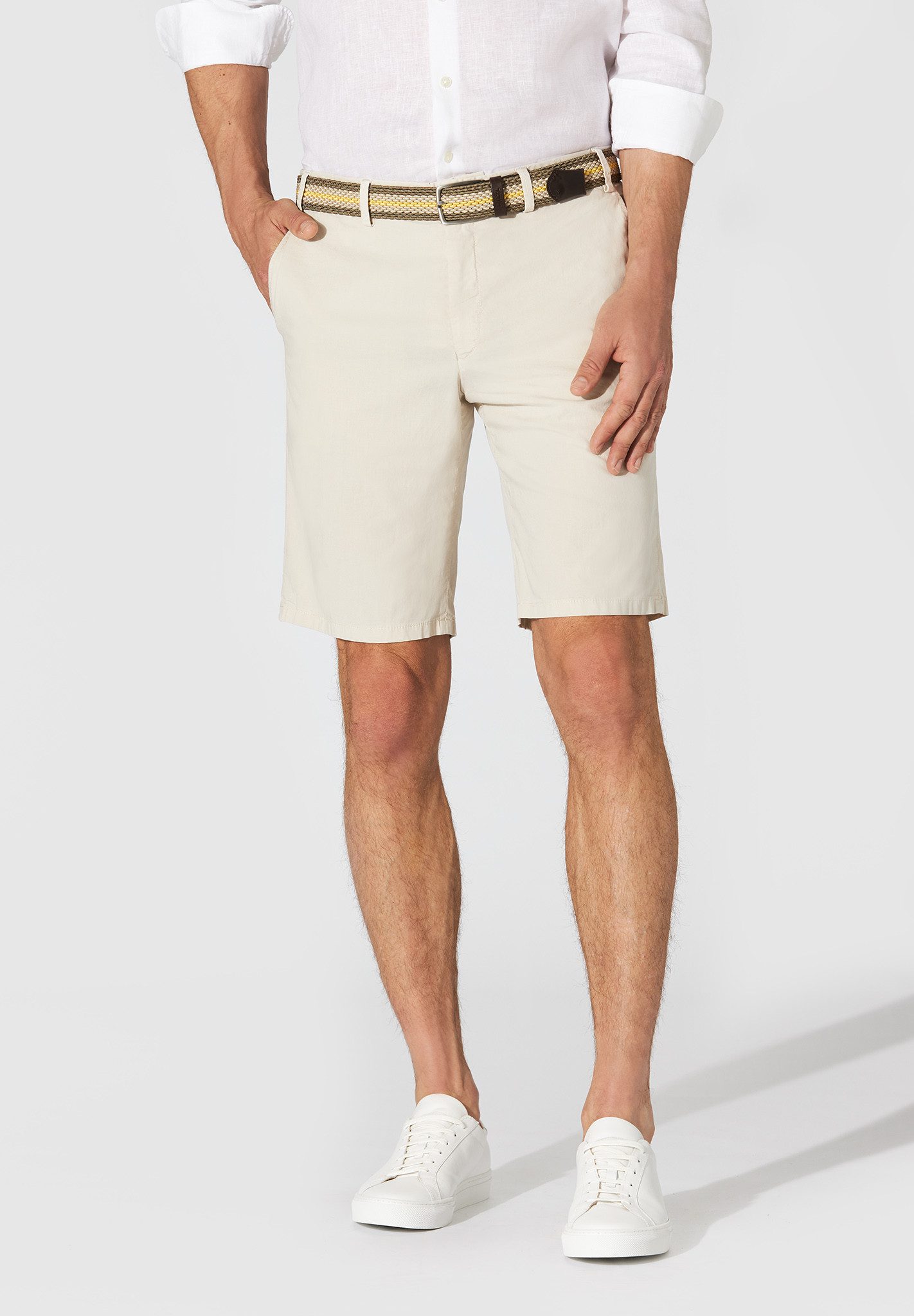 Hiltl Chinoshorts Parmino Bermuda Herren Regular Fit Summer Popeline, hellbeige, 48 leichte Shorts aus Baumwolle-Lyocell-Mix, knitterarme Sommerhose