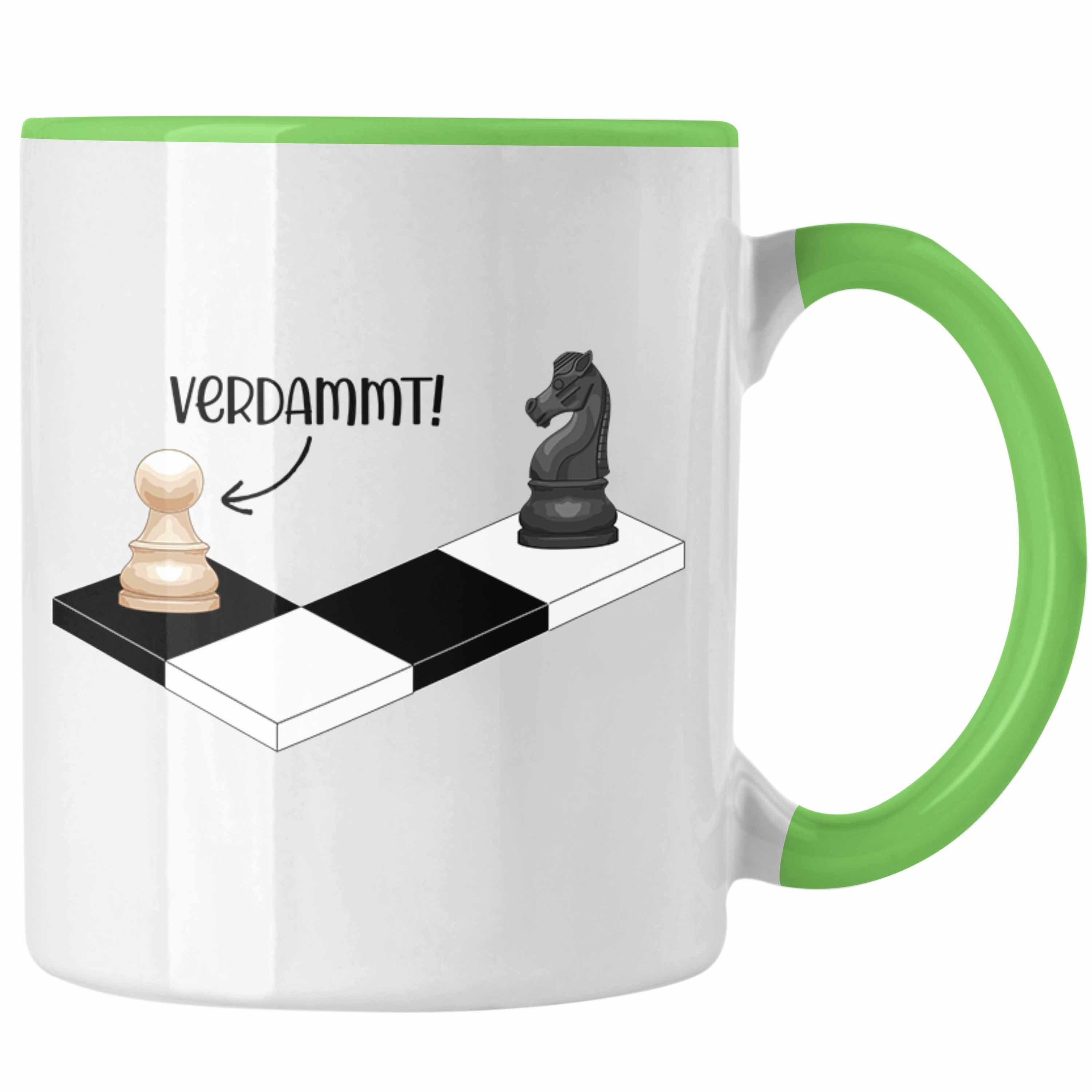 Trendation Tasse Trendation - Schach Geschenk Geschenkidee Schachspieler Tasse mit Schachfiguren Grafik Kaffeetasse Lustig Grün