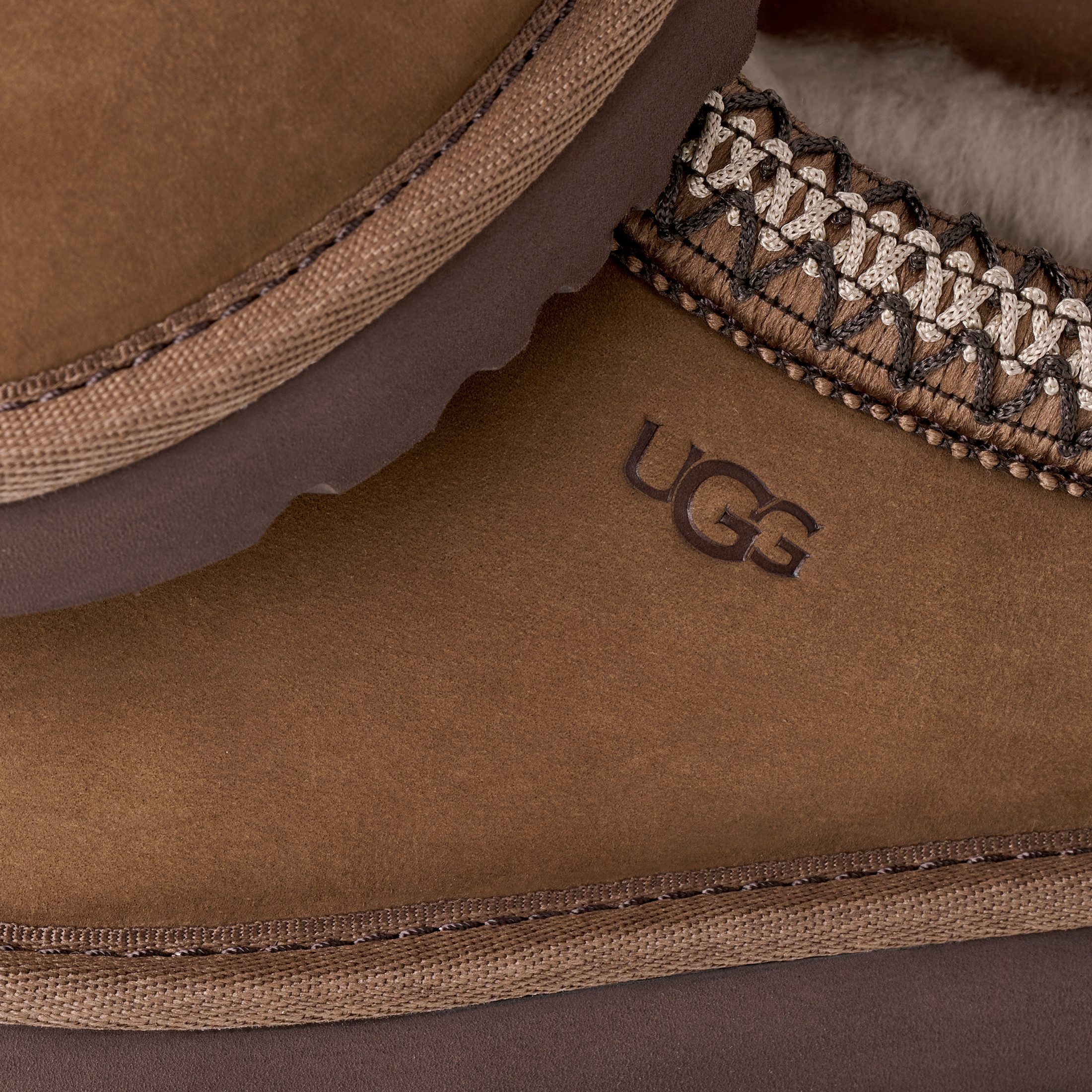 UGG W TASMAN NUBUCK Pantoffel Slipper, Schlupfschuh mit Textilborde im Ethno-Style