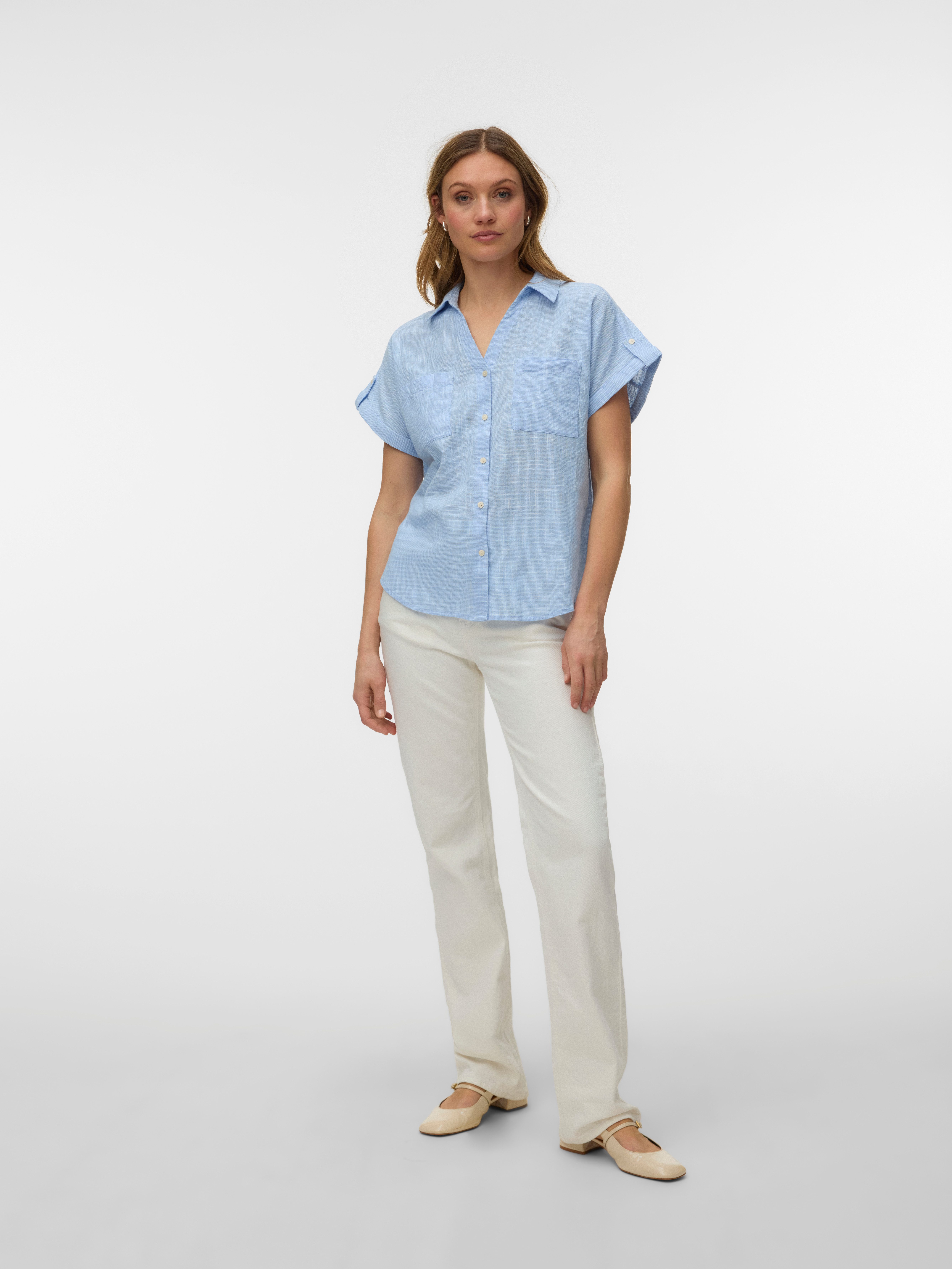 Vero Moda Kurzarmbluse VMTHILDE SS SHIRT WVN NOOS Baumwolle, Kurzarm mit Riegel, hinten etwas länger als vorn