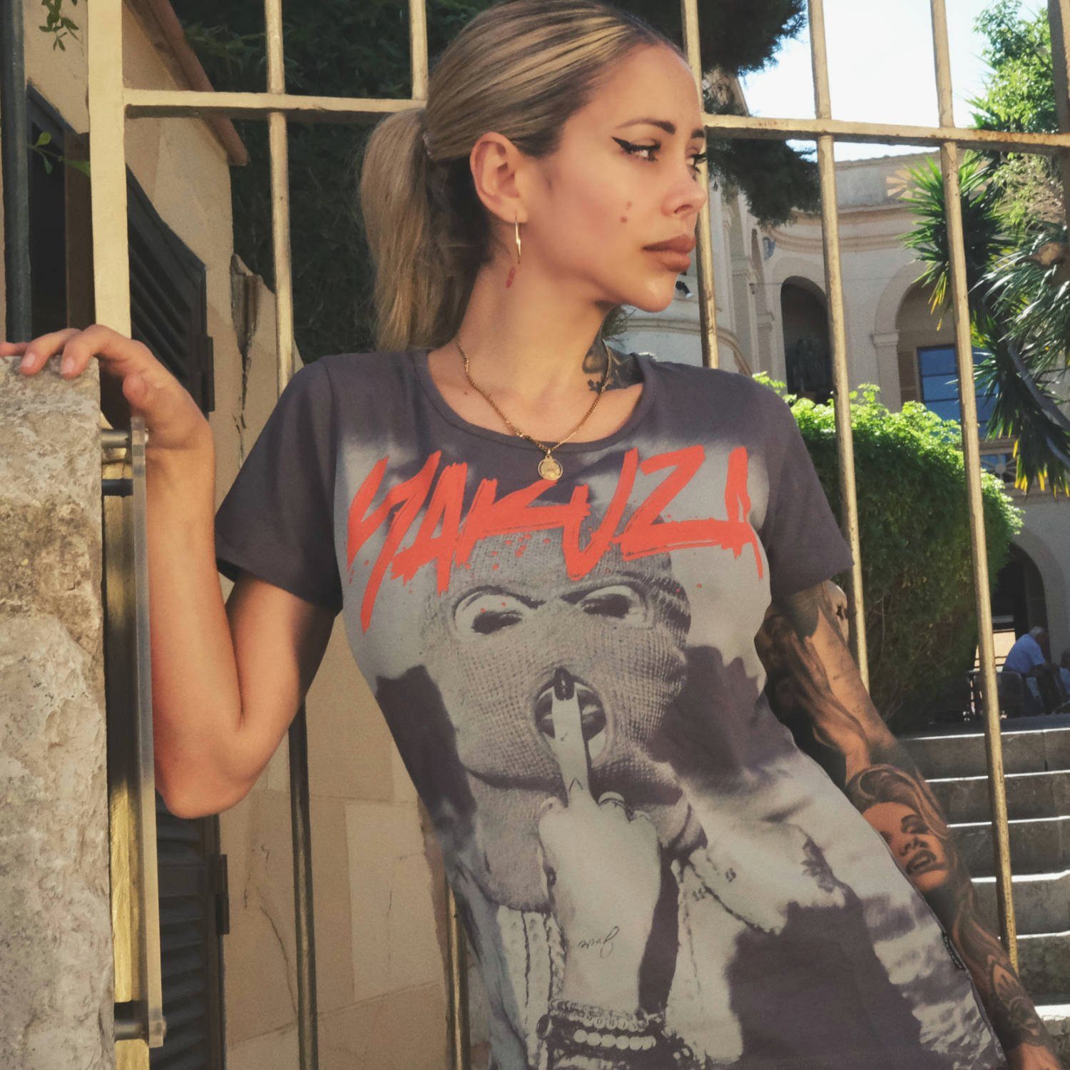 YAKUZA Rundhalsshirt Slave mit verlängertem Rückenteil günstig online kaufen