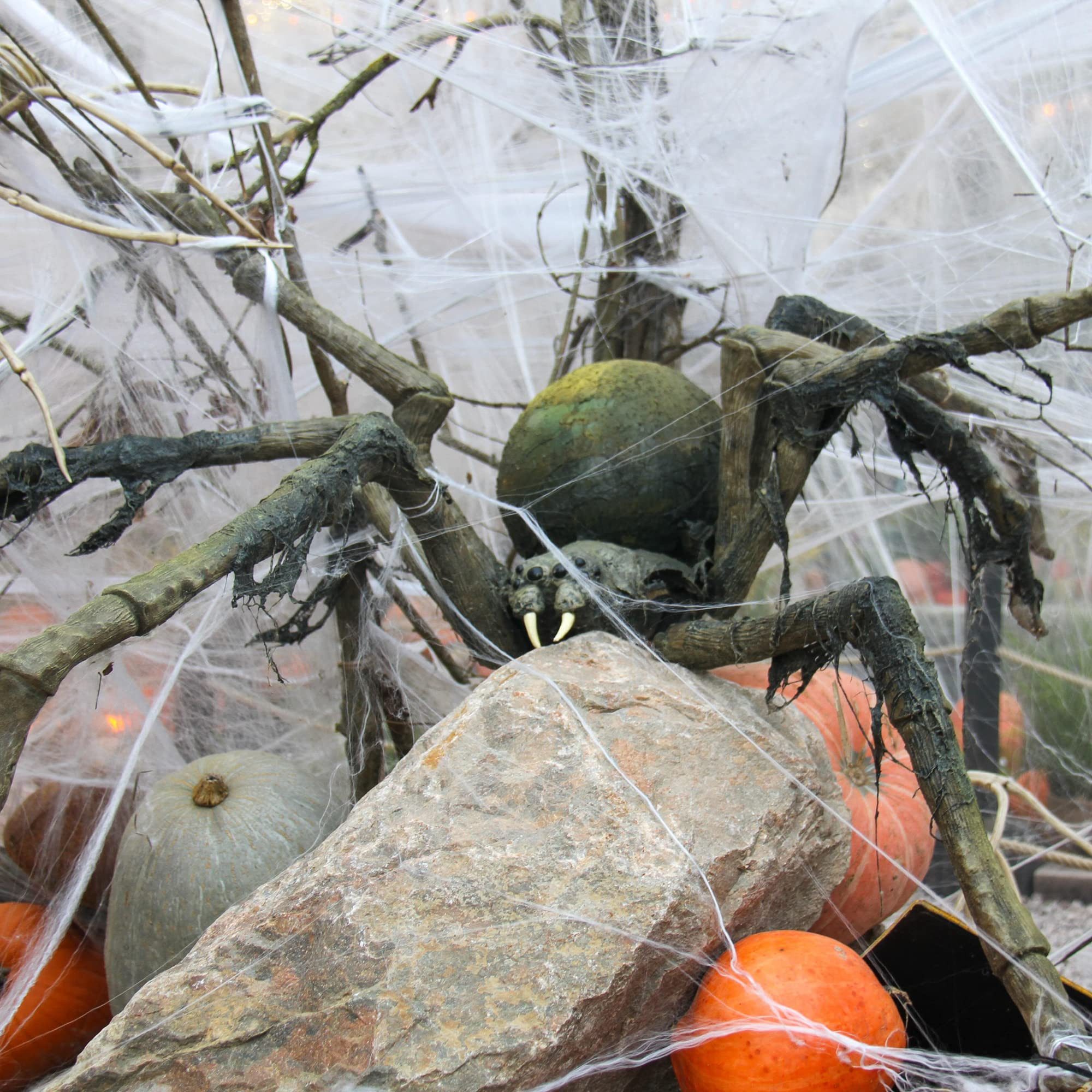 com-four Dekoobjekt Deko-Set für Halloween - dehnbares Spinnennetz mit Deko-Spinnen (66 St), künstliches Spinnengewebe für Halloween, Fasching – Bild 2 von 5