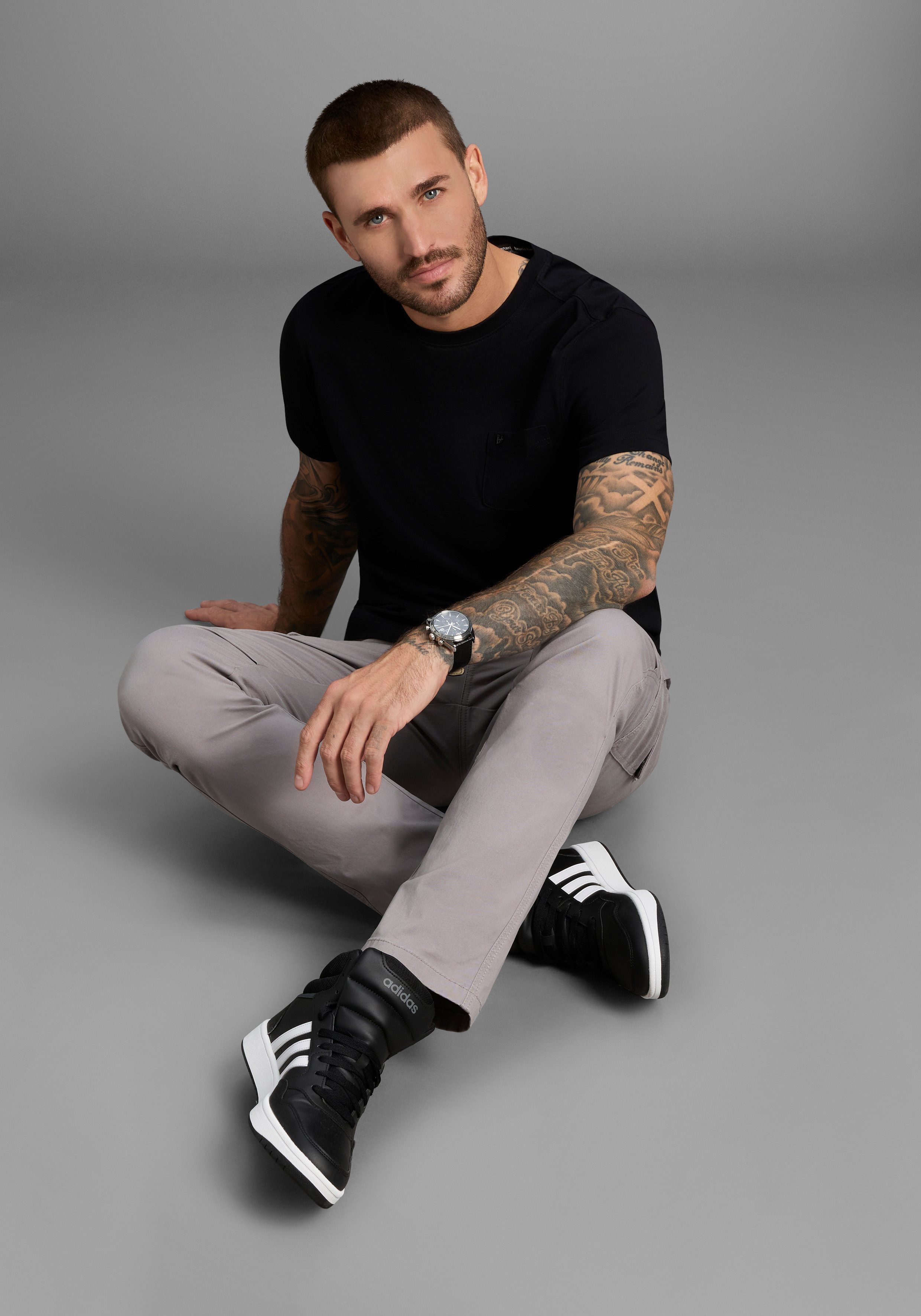 Zum Outfit 12