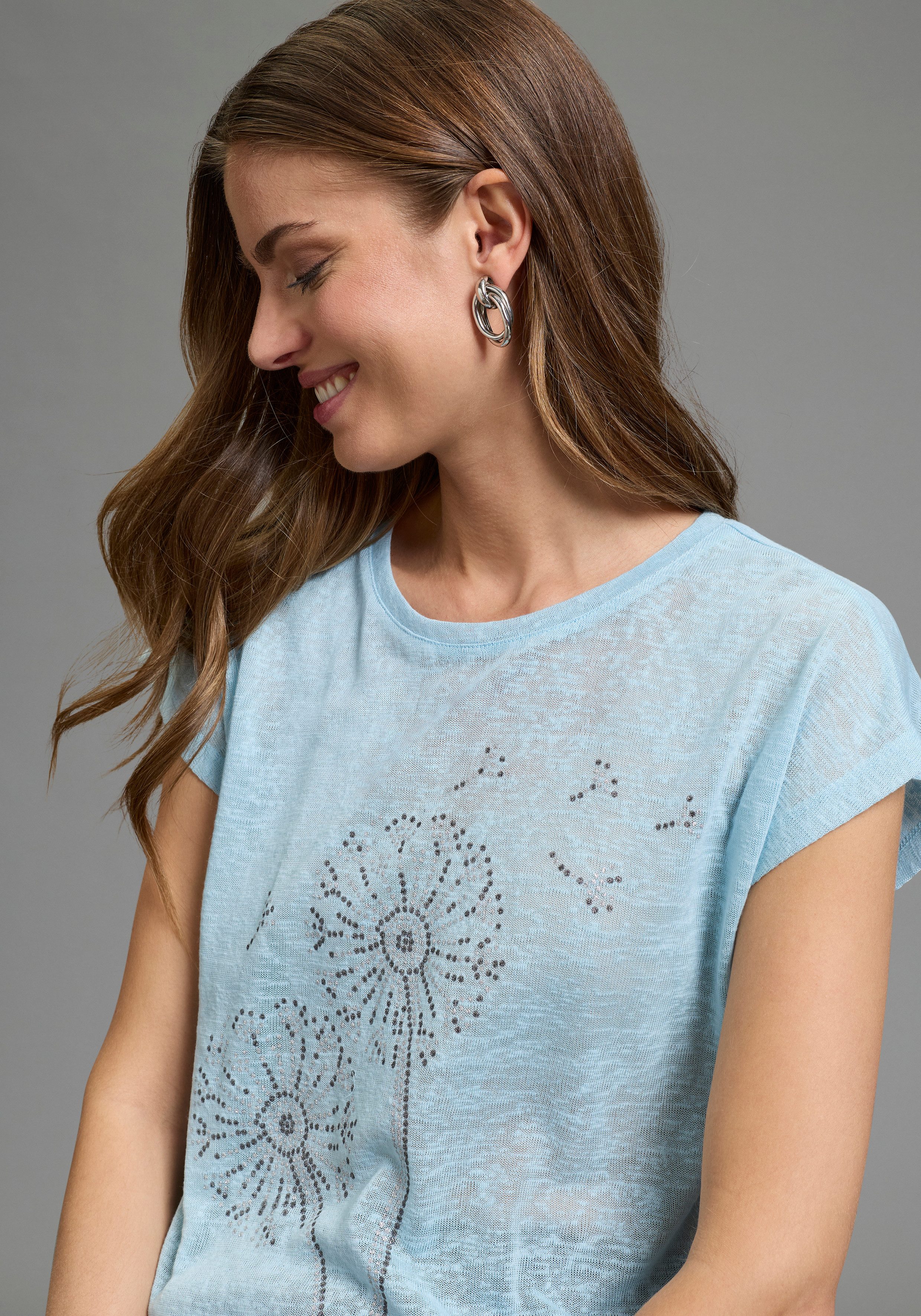 Laura Scott T-Shirt mit Glitzerdurck und Leinen-Optik – Bild 3 von 5