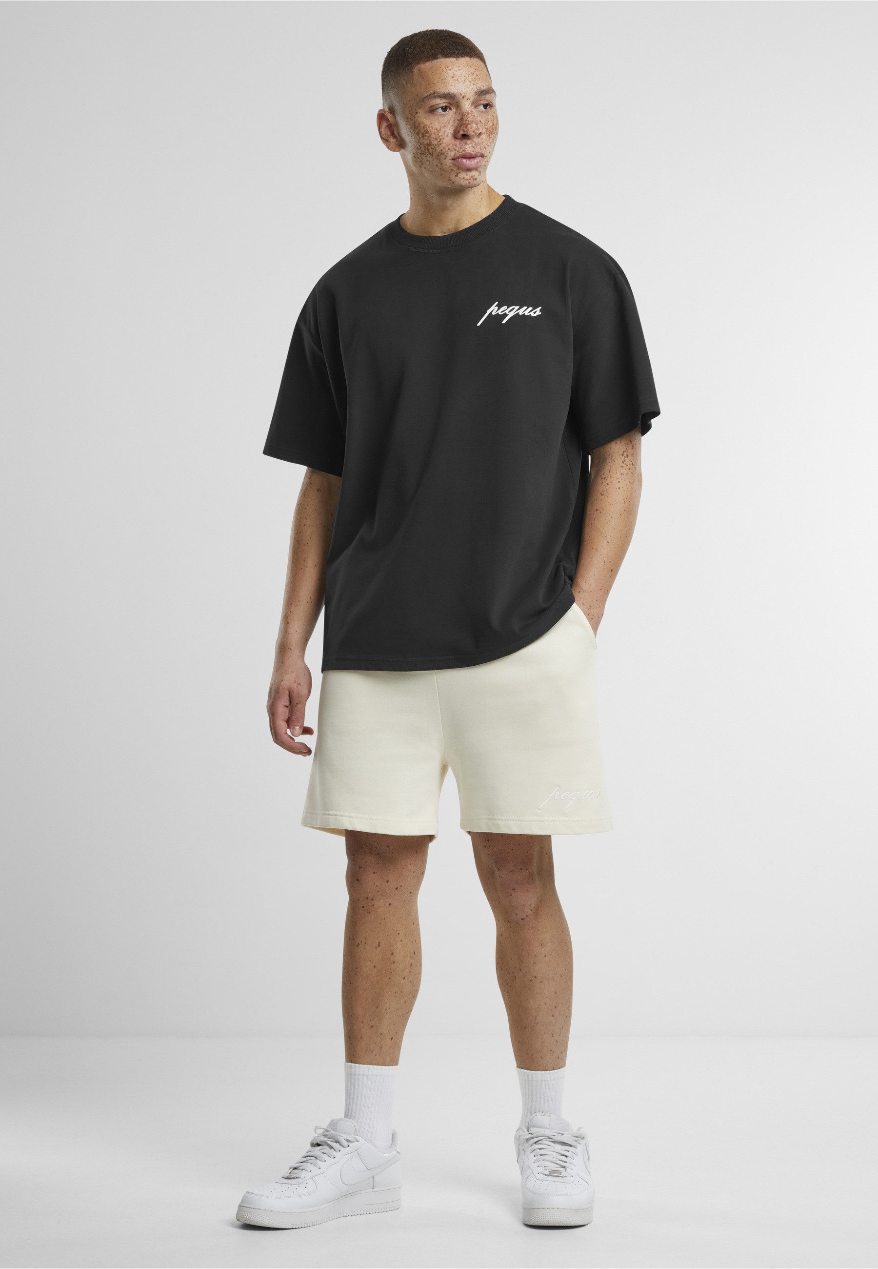 PEQUS T-Shirt PEQUS PEQUS Chest Logo T-Shirt (1-tlg)