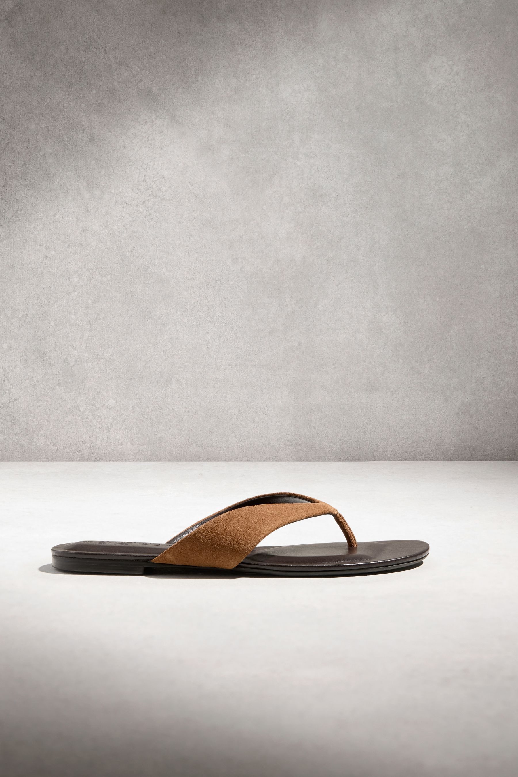 Next N- Premium Zehentrenner aus Leder Sandale (1-tlg) günstig online kaufen