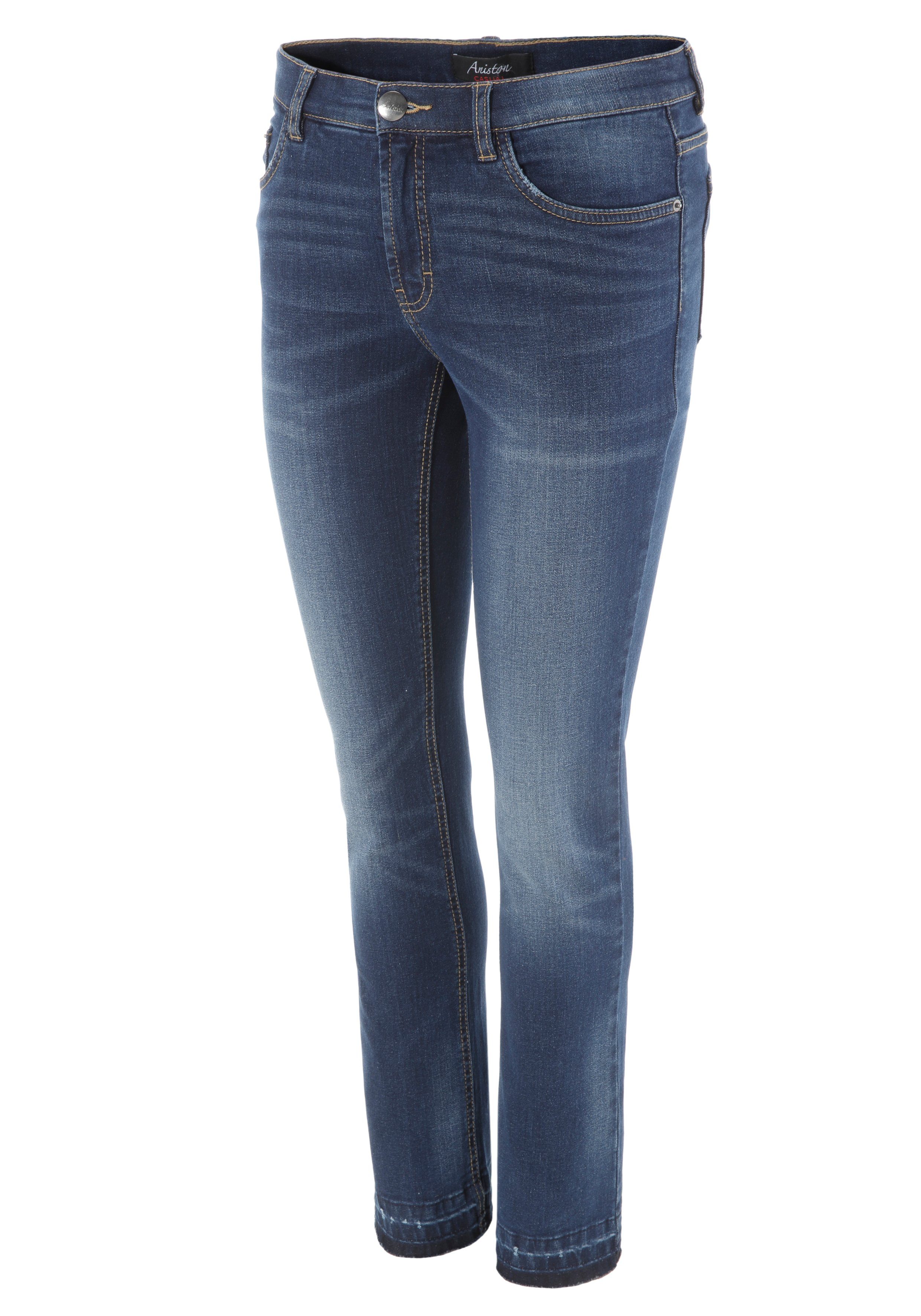 Waschung Beinabschluss mit Aniston am trendiger Bootcut-Jeans leicht ausgefranstem CASUAL